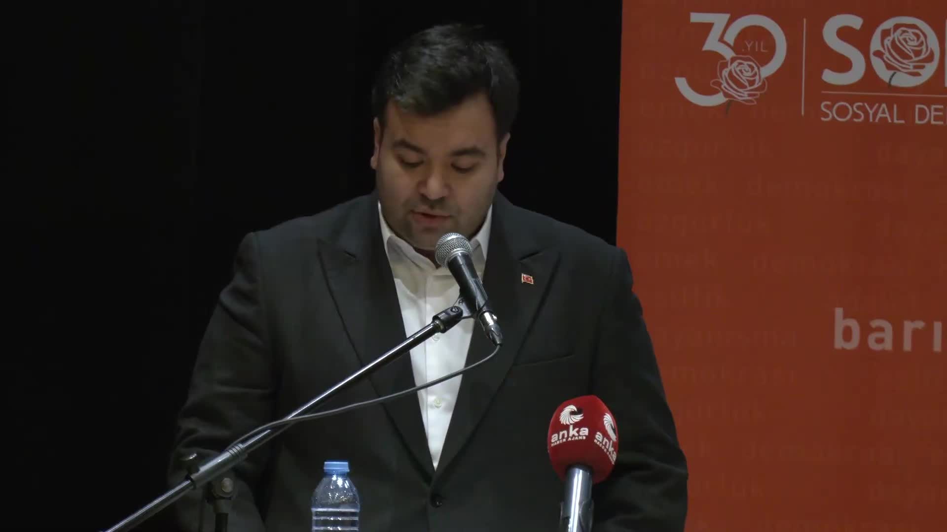 "Sosyal Demokrasinin İktidarında Toplumsal Barış ve Eşit Yurttaşlık" paneli... Gökhan Günaydın: Türkiye'nin demokratikleşmesinin yolu iki ihtiyardan kurtulmasıdır