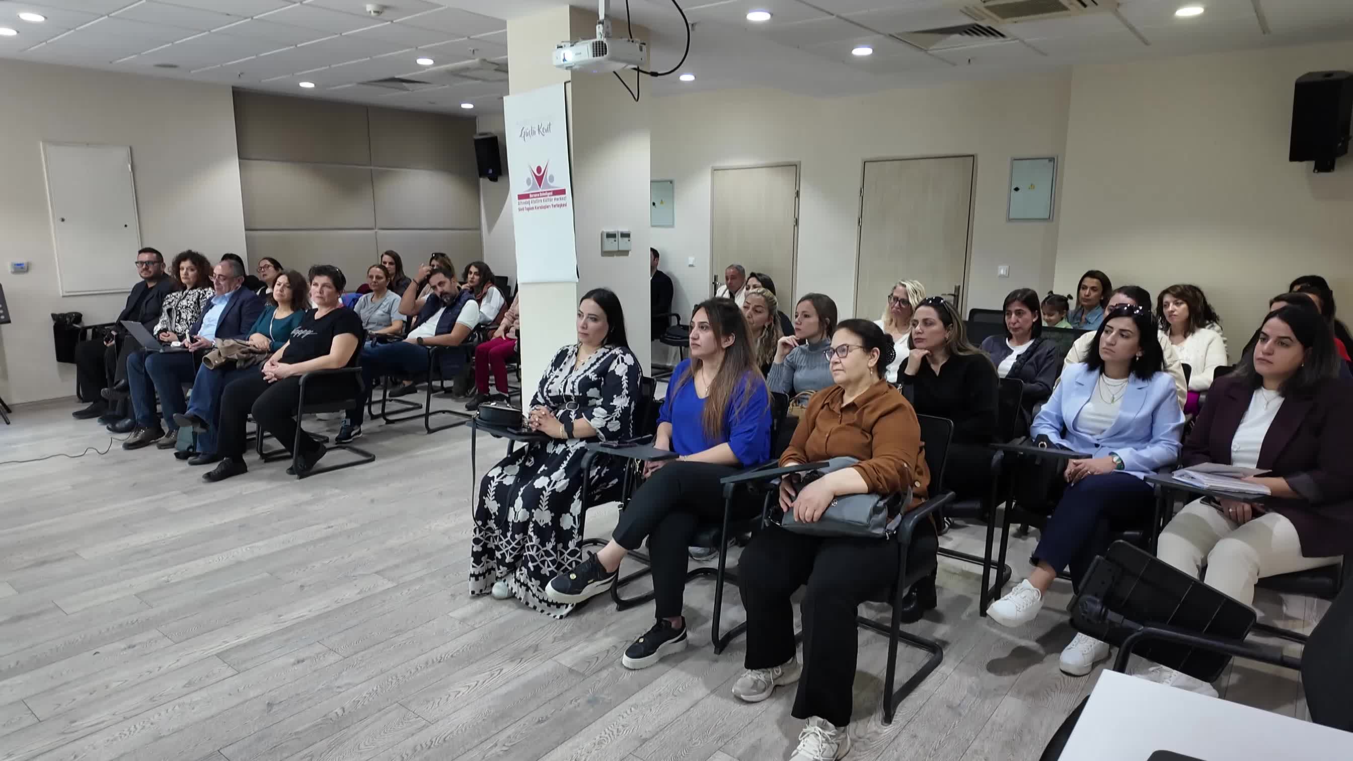 Bornova’da öğretmenlere “Yeşil Gelecek” eğitimi