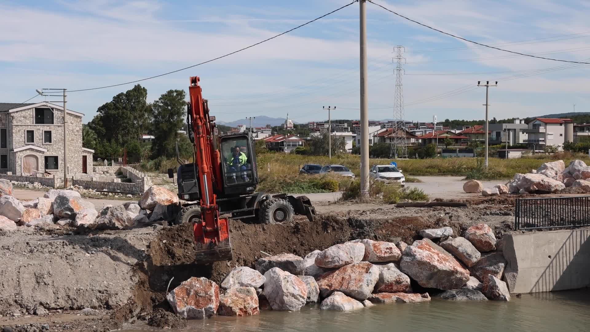 İZSU Genel Müdürlüğü, Yarımada’daki derelerden 100 bin ton malzeme çıkardı