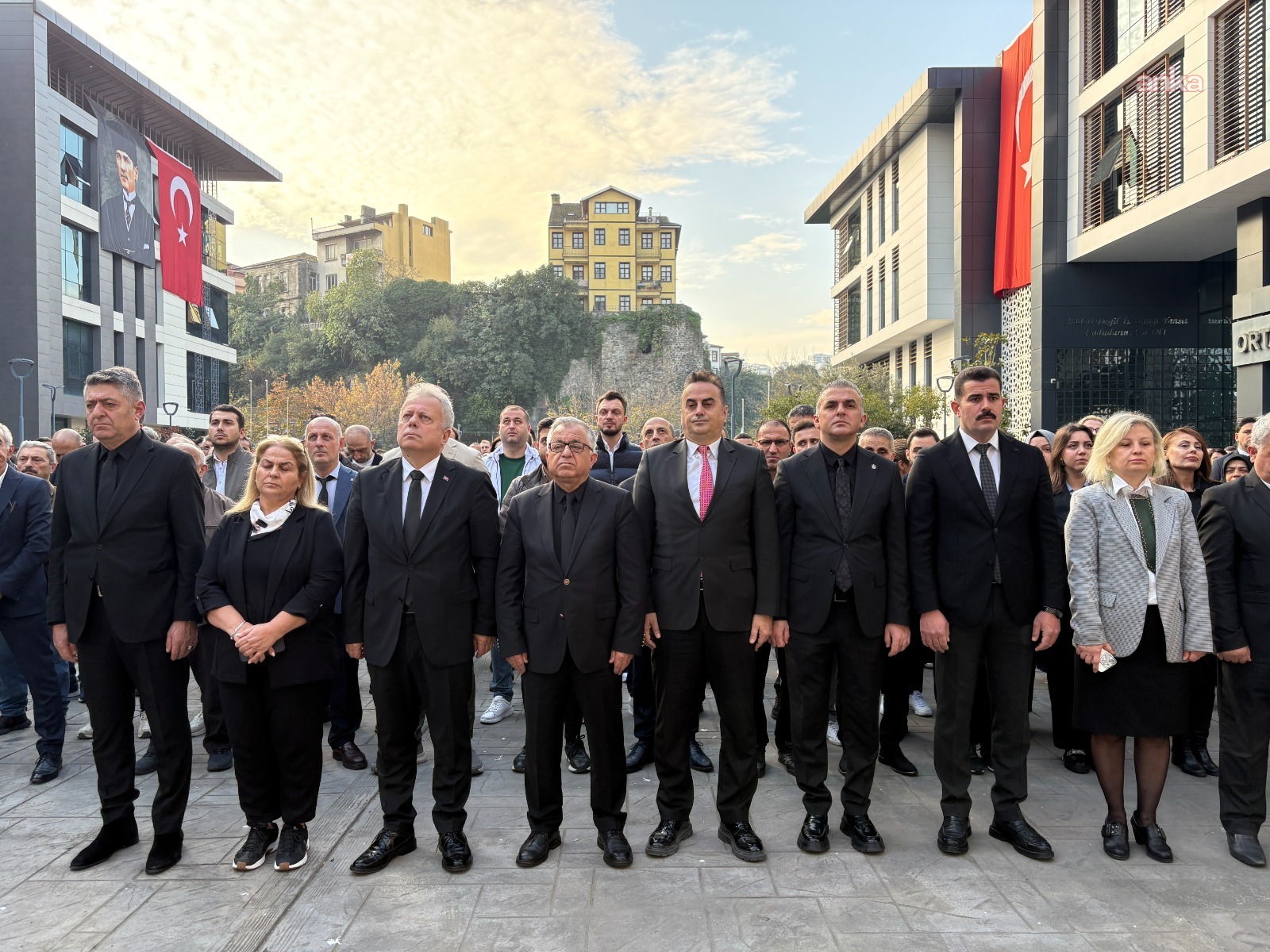 Ortahisar Belediyesi, Atatürk’ün vefatının 87’nci yılında anma programı düzenledi