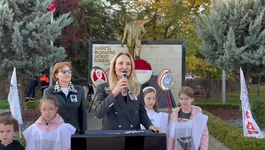 Büyük Önder Atatürk'ü anıyoruz... CHP'li Nazlıaka: "Gazi Mustafa Kemal Atatürk’ü sonsuz bir özlemle, minnetle, saygıyla anıyorum"