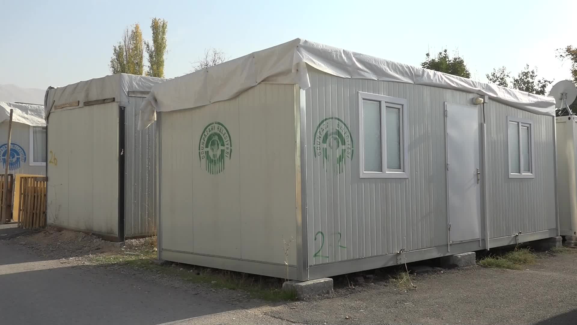 Bin gün geçti: Depremzedeler hâlâ 21 metrekarelik konteynerlerde yaşıyor