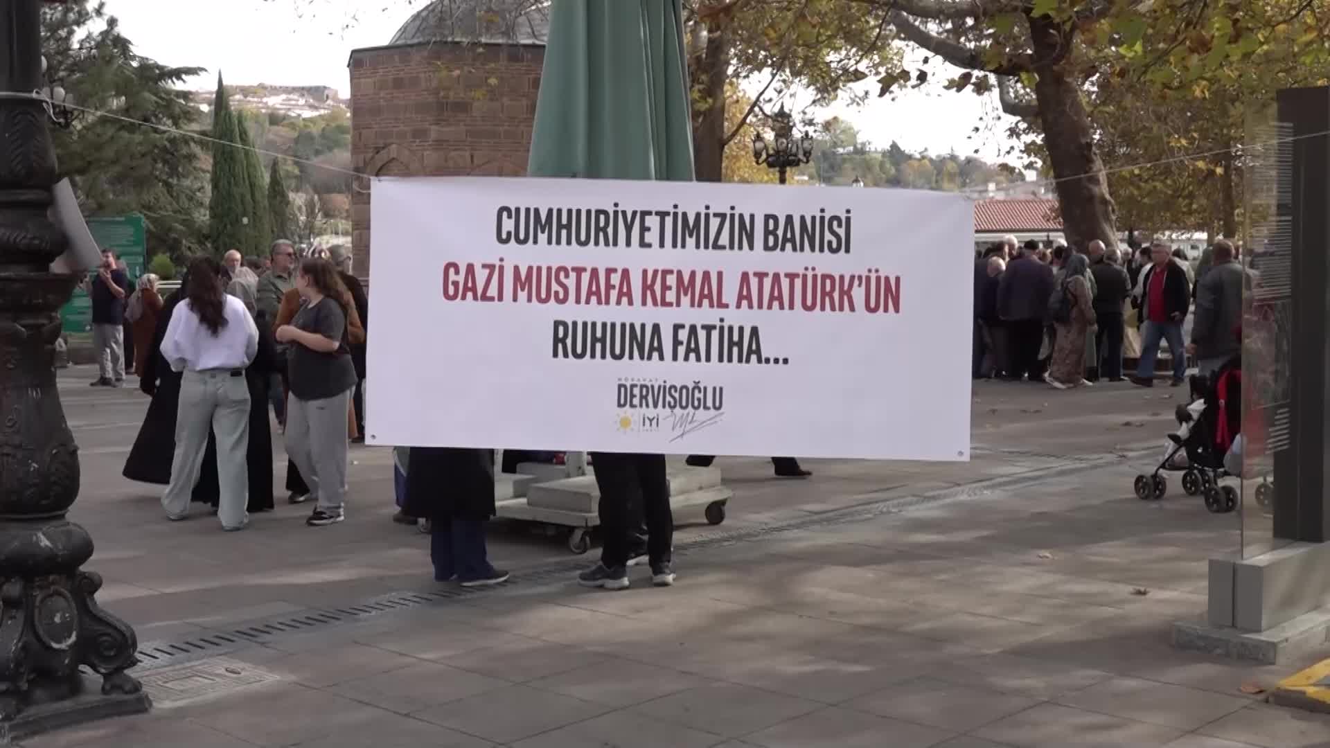 Büyük Önder Atatürk'ü anıyoruz... Hacı Bayram Veli Camisi'nde lokma dağıtan Müsavat Dervişoğlu: "Cumhurbaşkanı Erdoğan, Cumhuriyet’in kurucusuna sahip çıkılması gerektiğinin altını çizdi"