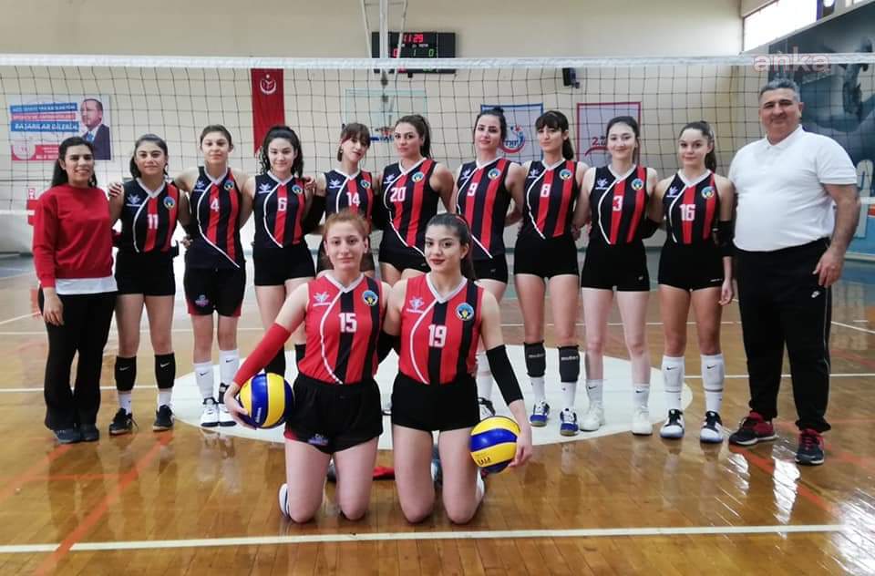 TURGUTLU BELEDİYESPOR GENÇ KIZLAR VOLEYBOL TAKIMI, ŞAMPİYONAYA GALİBİYETLE BAŞLADI