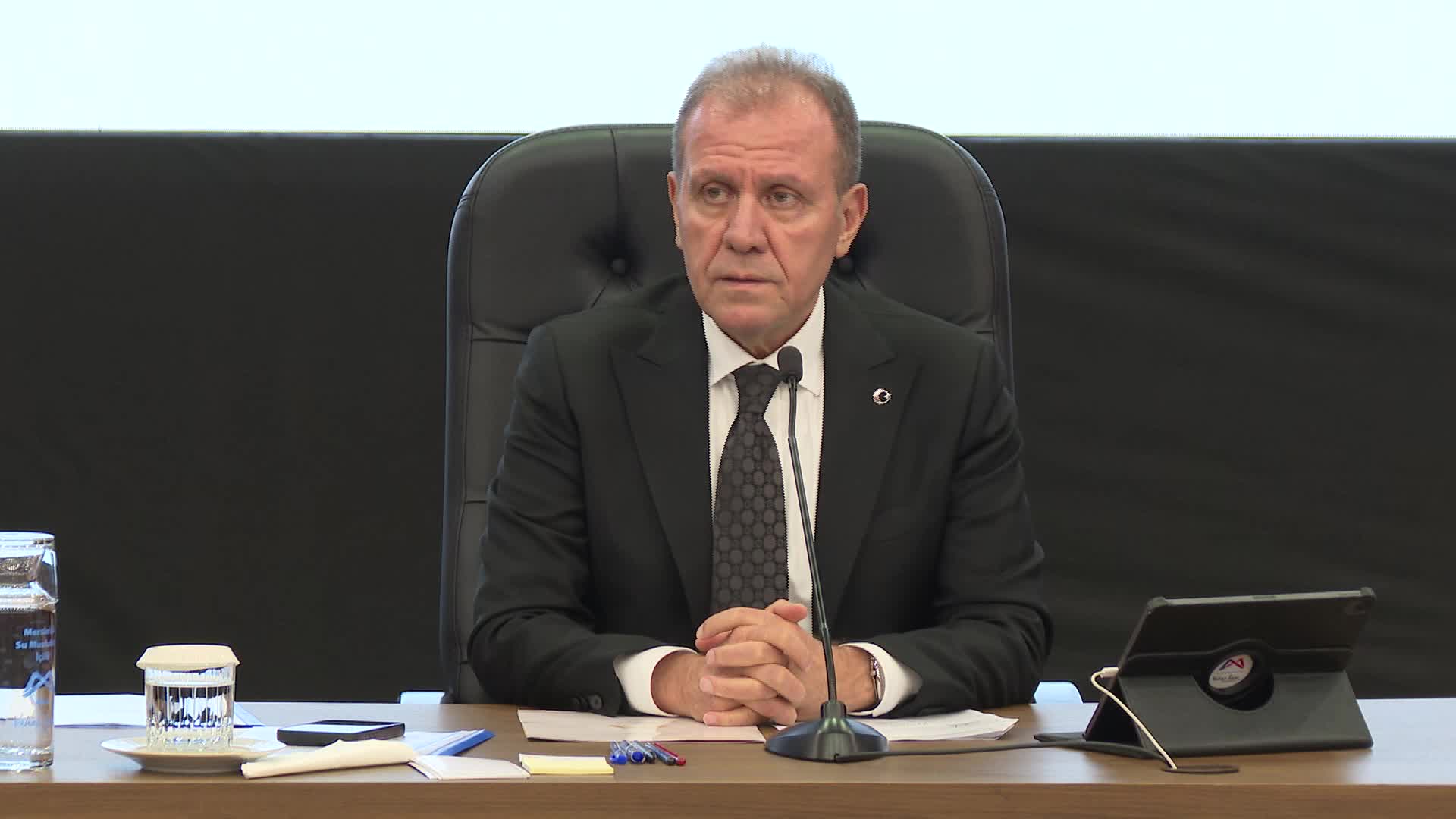 Mersin Büyükşehir Belediye Başkanı Seçer: "Demokrasinin temeli olan halk iradesinin bir tescili olan seçilmişlerin, görevden uzaklaştırılmalarını doğru bulmuyoruz"