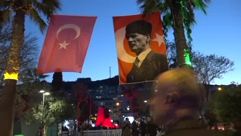Mudanya, Ulu Önder'i “Atatürk Sensin” temasıyla andı