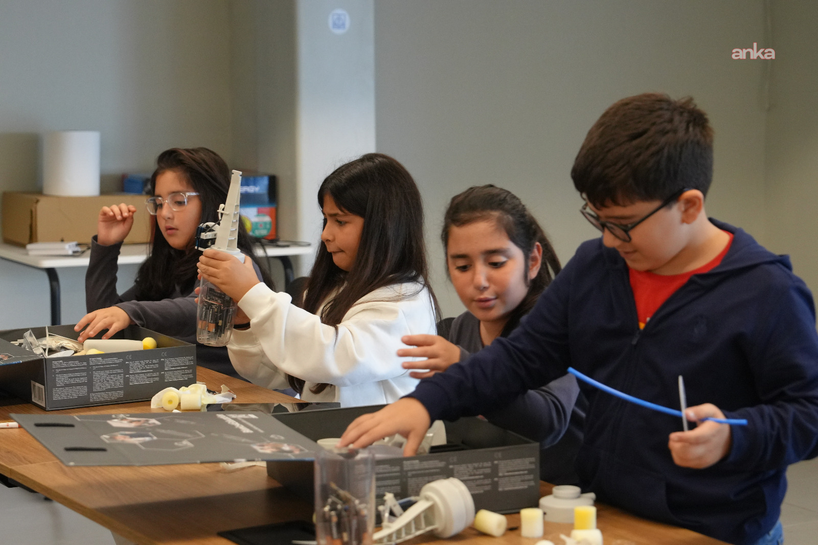 Geleceğin mühendisleri Kartal’da yetişiyor: “Maker Atölyeleri” başladı