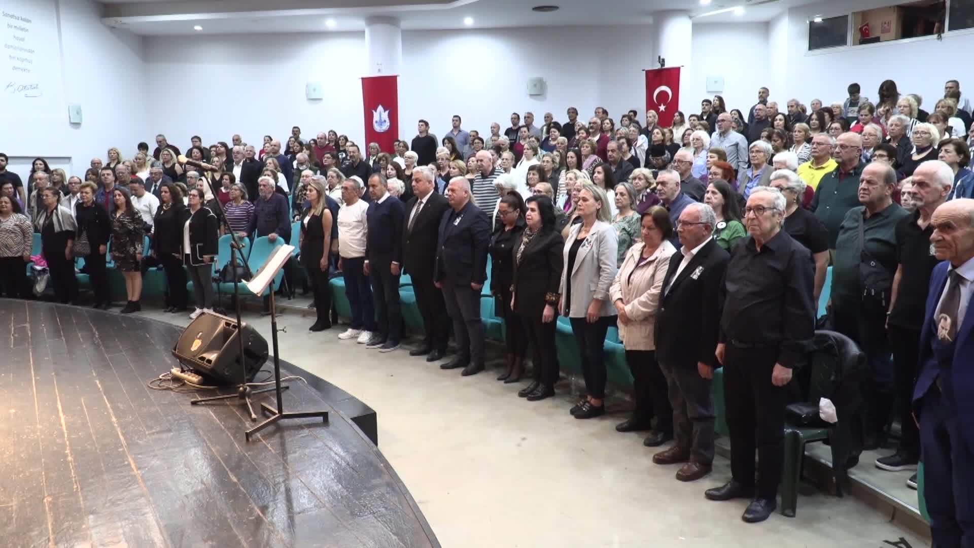 Konak’ta şarkılar Atatürk için söylendi