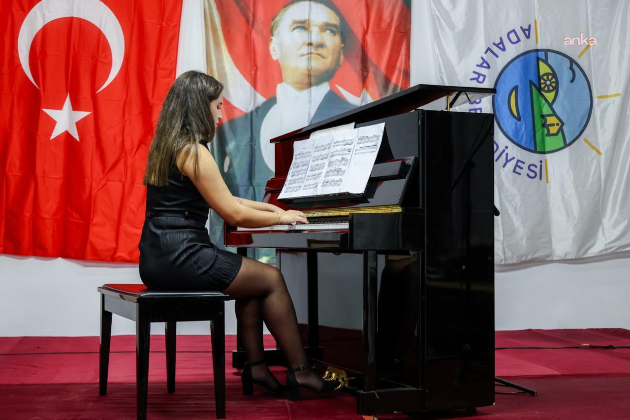 Adalar Belediyesi, Atatürk’ü sevdiği şarkılar ile andı