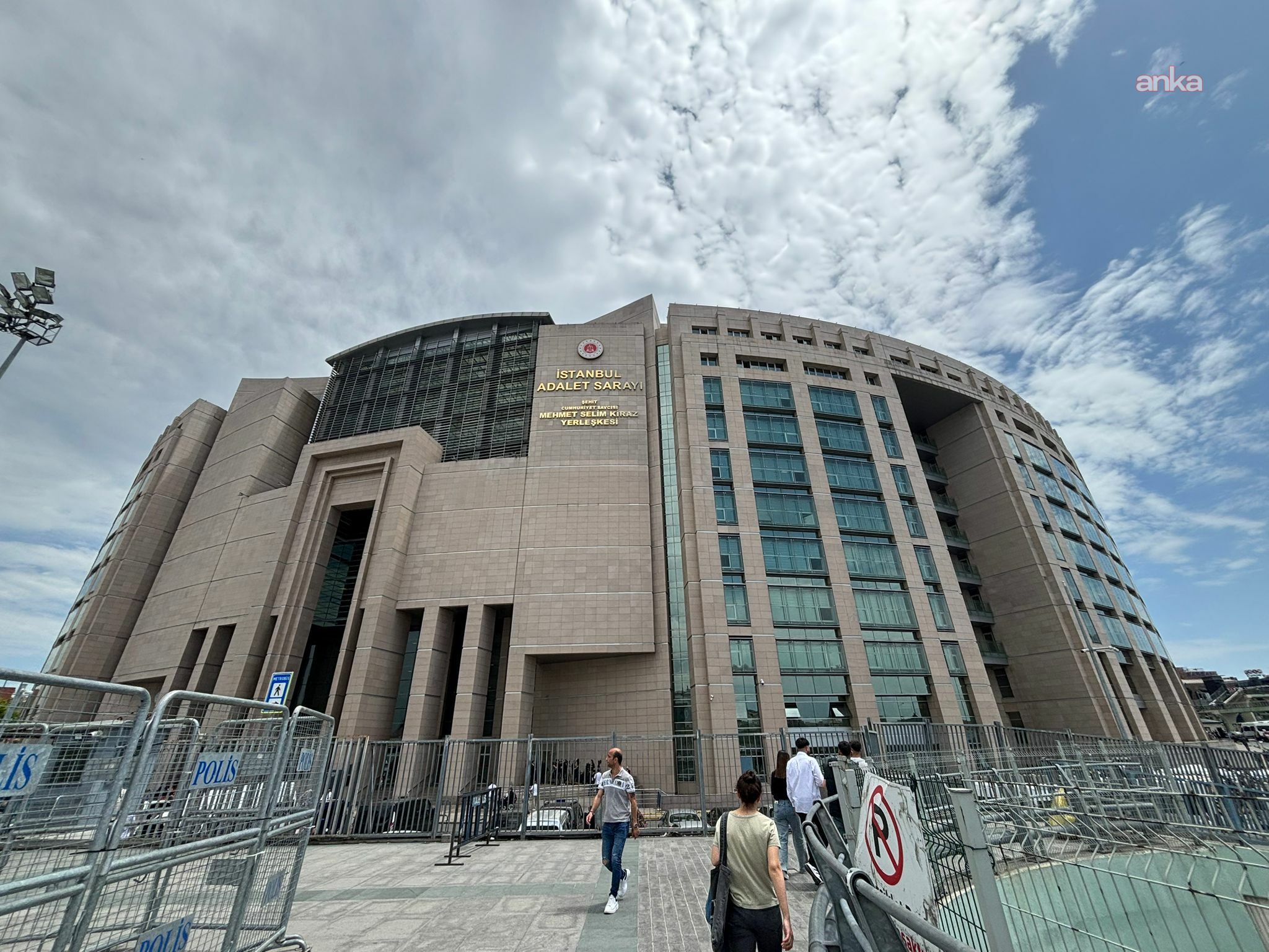 İstanbul'da IŞİD operasyonu... 12 şüpheli gözaltına alındı