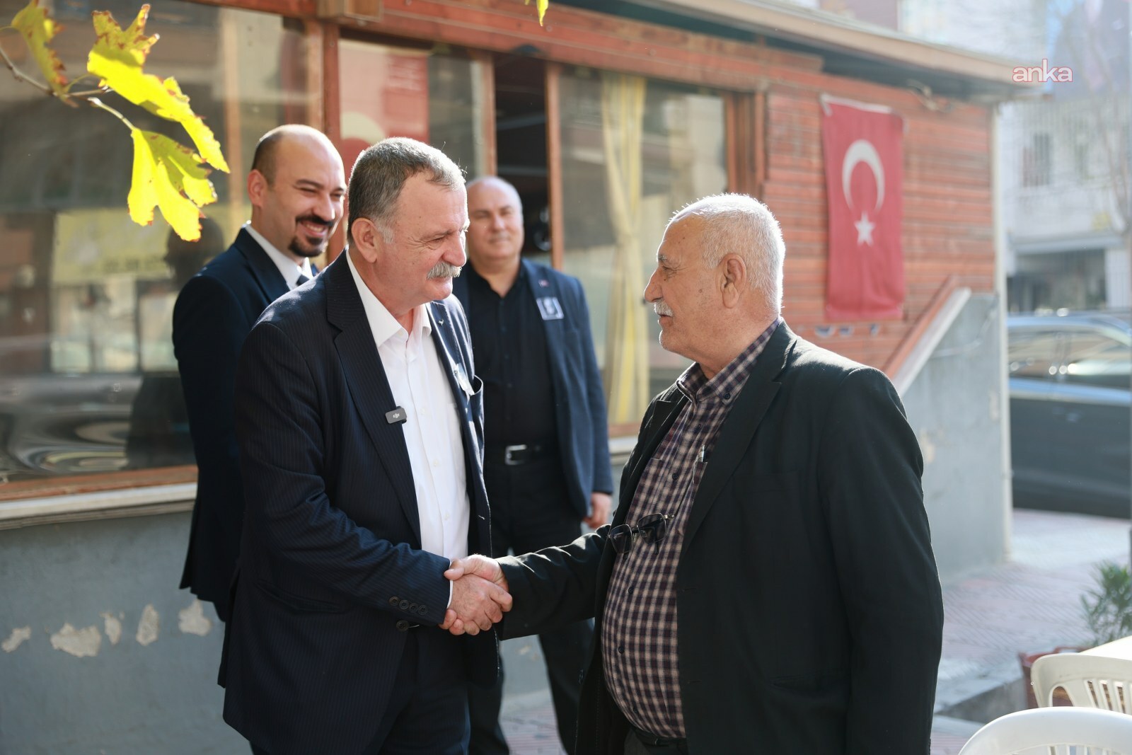 Yunusemre Belediye Başkanı Balaban, Yenimahalle esnafını dinledi