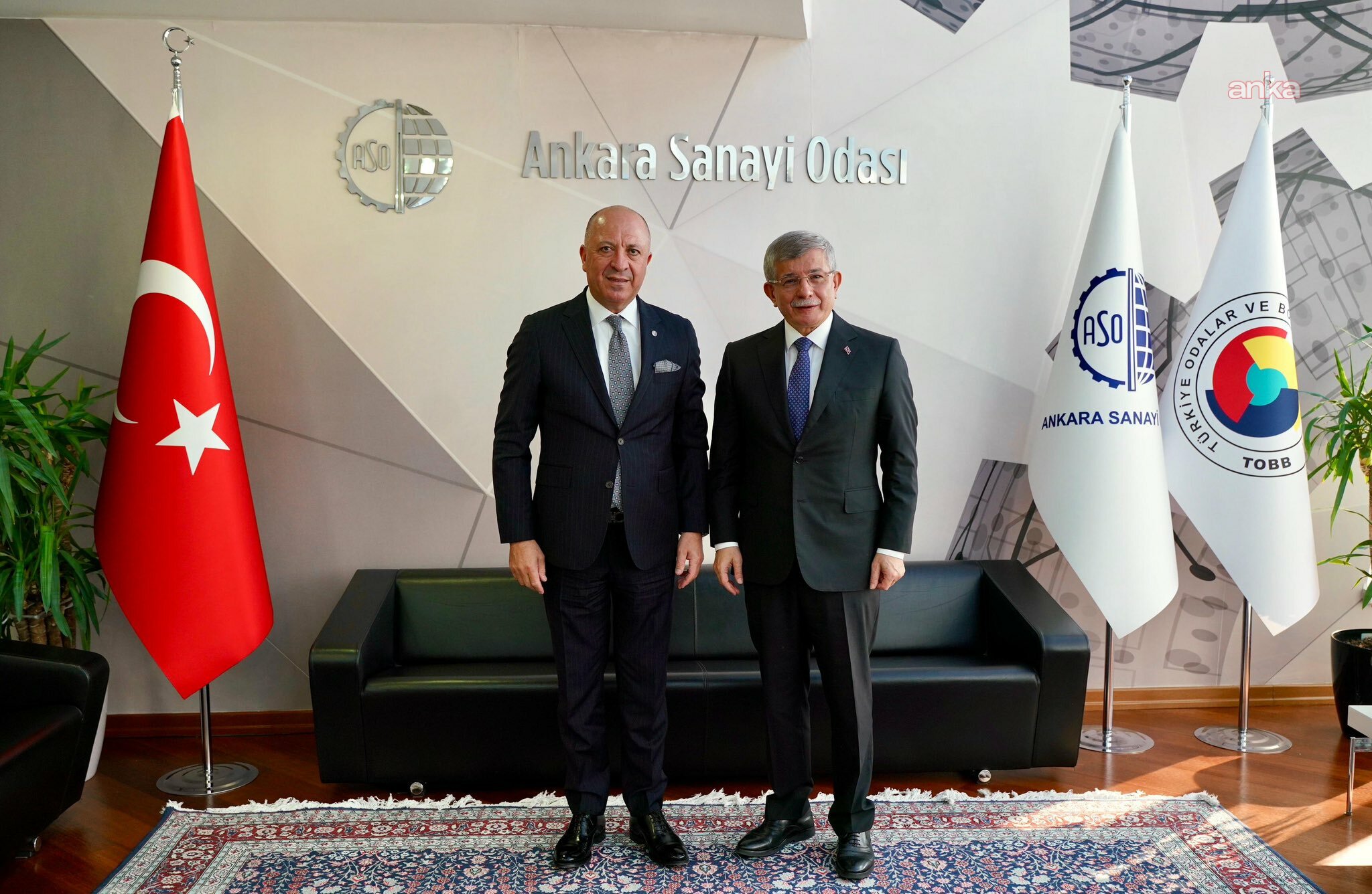 Ahmet Davutoğlu'ndan Ankara Sanayi Odası’na ziyaret