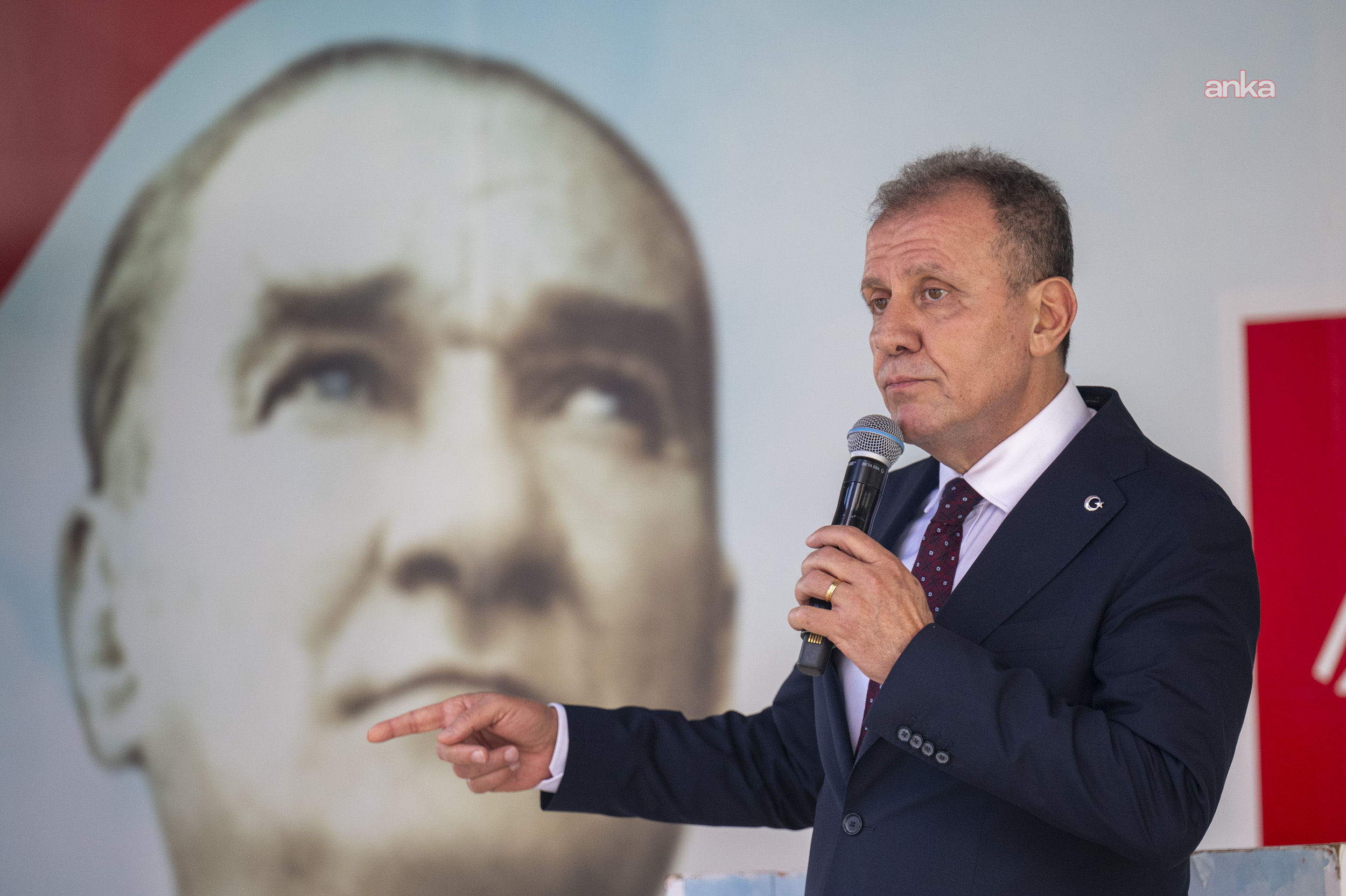 Vahap Seçer: Tüm seçilmişler göreve iade edilmeli