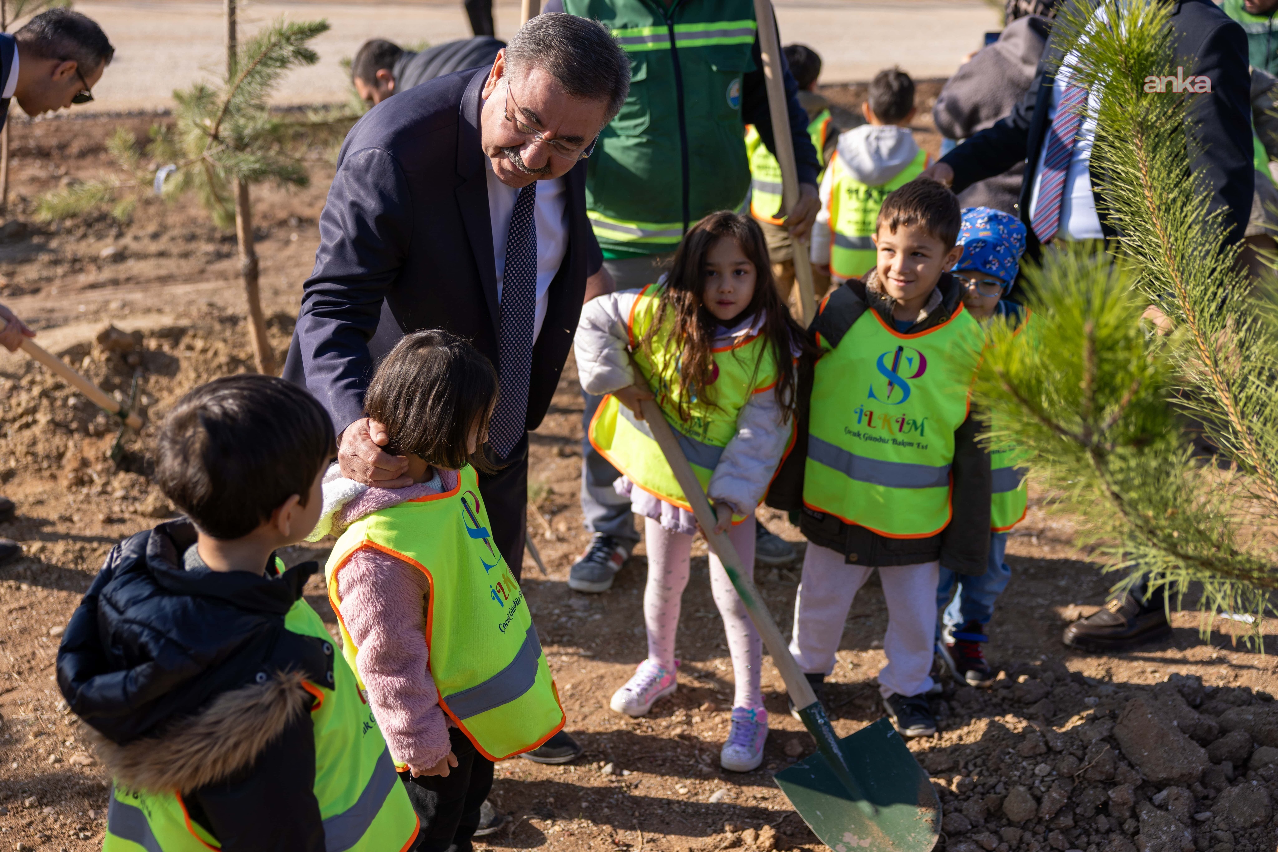 Gölbaşı'nda bin fidan toprakla buluşturuldu