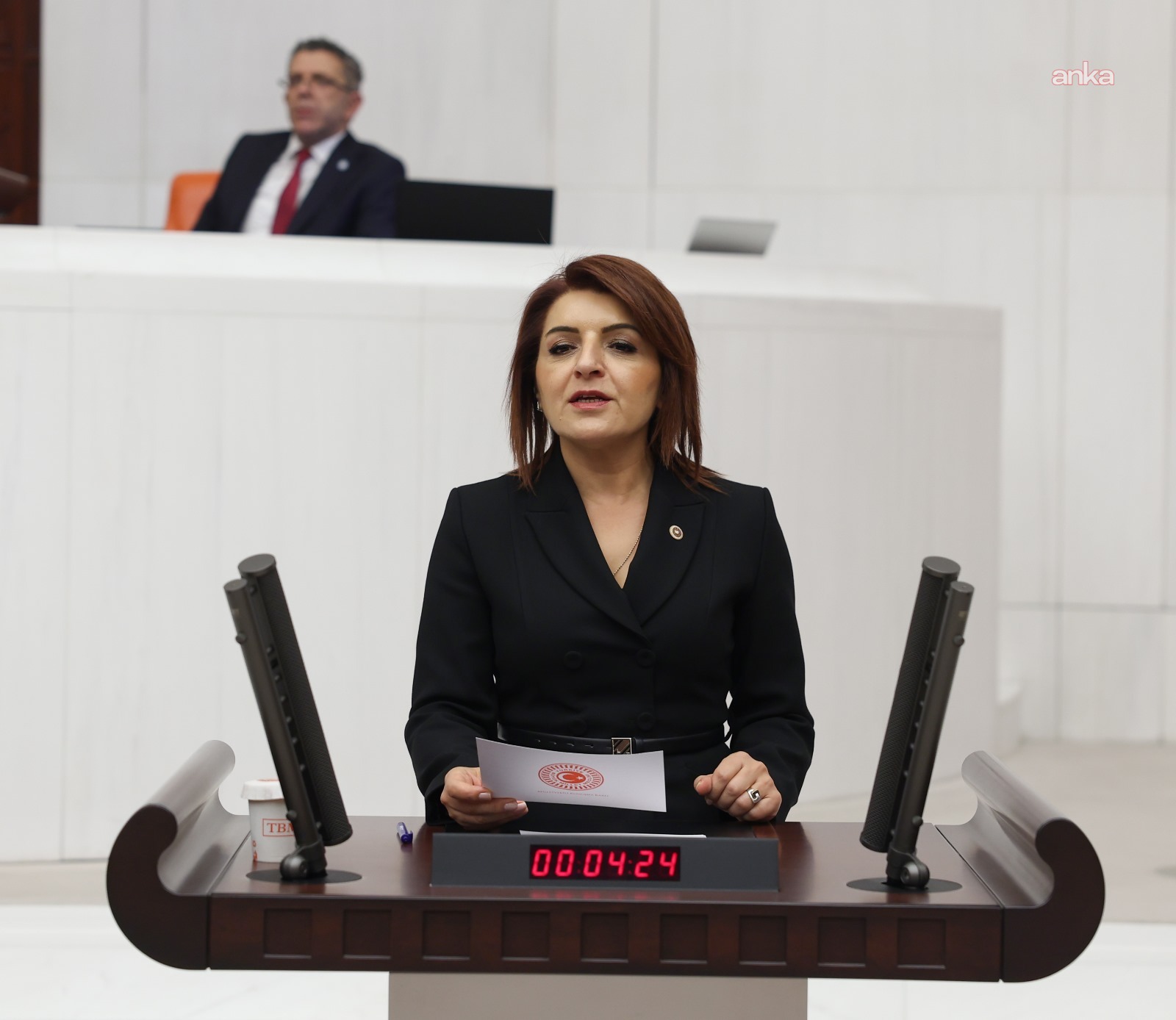 Gülcan Kış: Bir yanda sarayın ışıkları hiç sönmüyor, diğer yanda vatandaş mum ışığında borç hesaplıyor