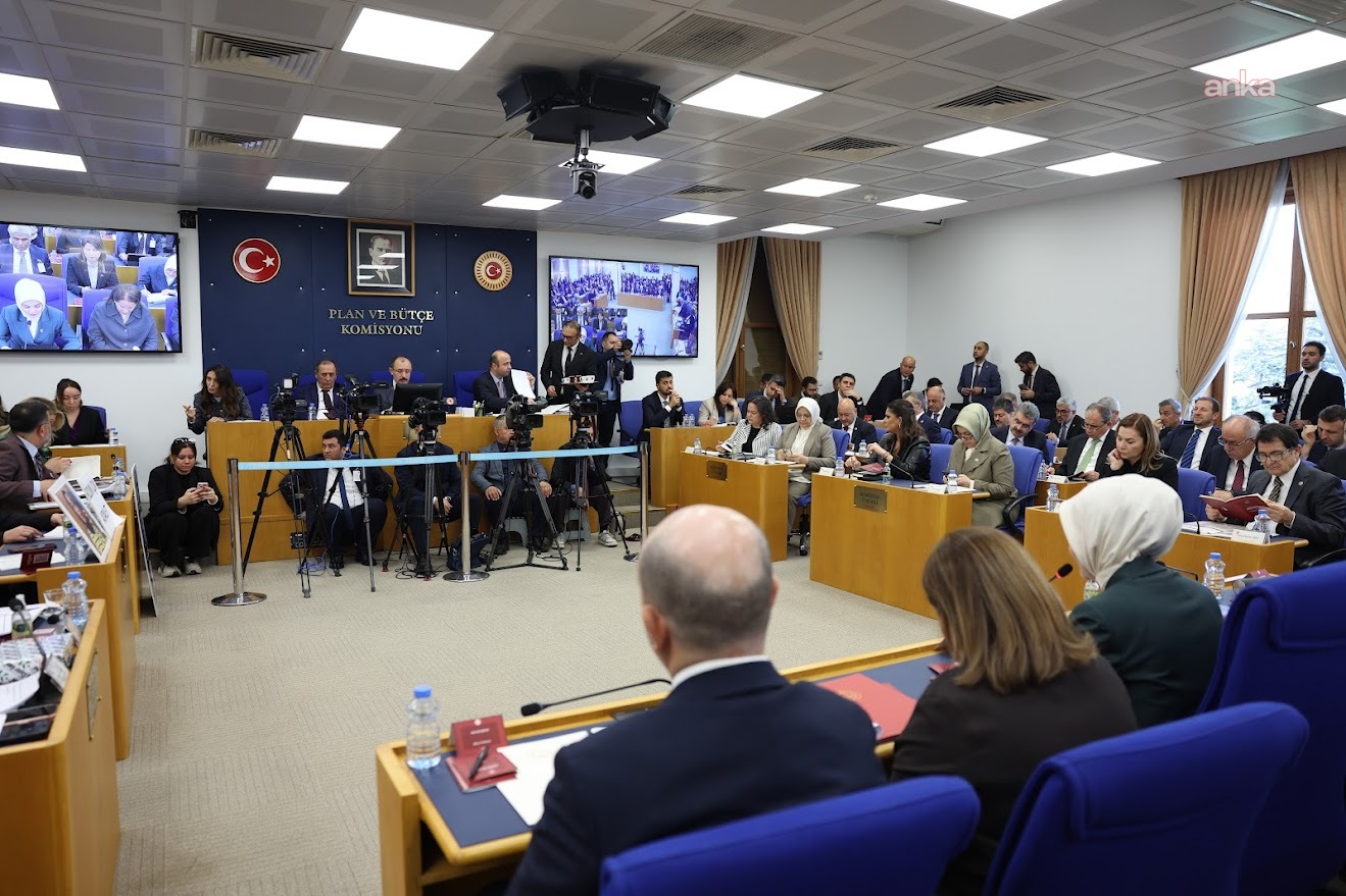 2026 bütçesi Plan ve Bütçe Komisyonu’nda... Erhan Usta'dan Bakan Göktaş'a: “Hem Bakan hem de Bakanlık olarak gece gündüz oturup ağlamanız lazım”