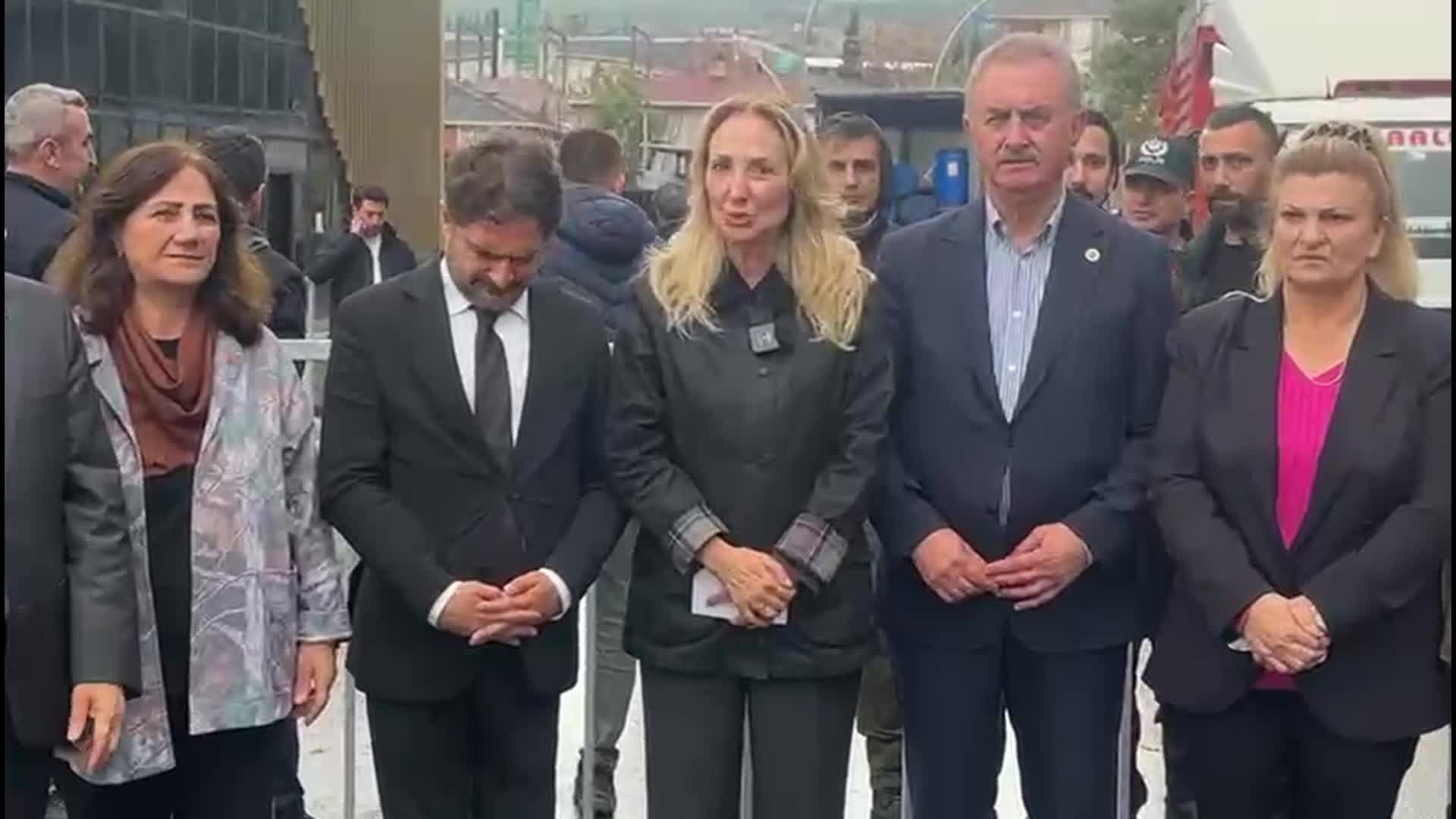 Aylin Nazlıaka, Dilovası'nda 6 işçinin can verdiği parfüm fabrikası önünden seslendi: "Tüm sorumlular tek tek yargılanacak"