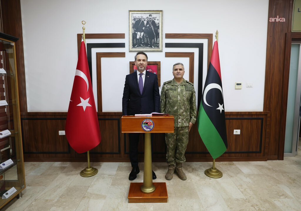 Enerji Bakanı Bayraktar Libya'da Görev Gücünü ziyaret etti