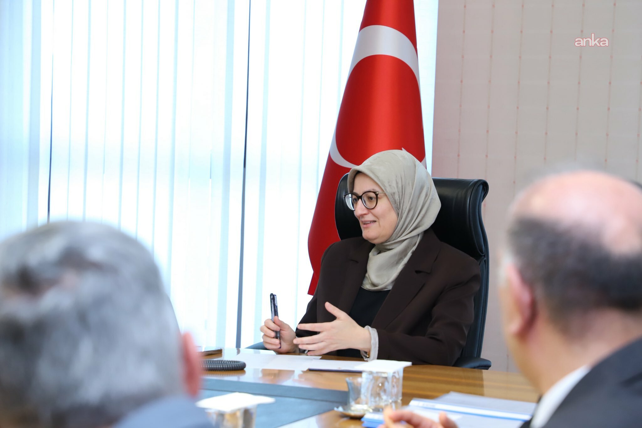 AK Partili Uygur: Sındırgı'da deprem bölgesinde faaliyet gösteren esnaflarımıza yeni destek imkanlarını hayata geçiriyoruz