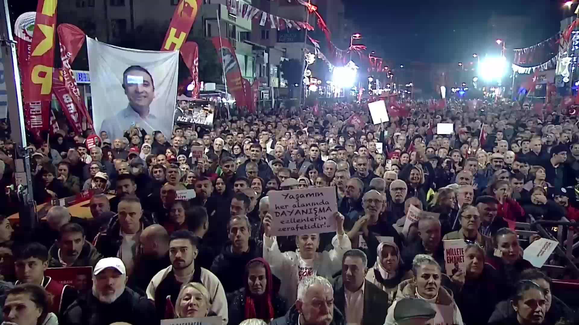 CHP'nin Sultanbeyli mitingi... Özgür Özel:  "Erdoğan kameraların karşısına geçip özür dilemeli, sandığı milletin önüne koymalı"