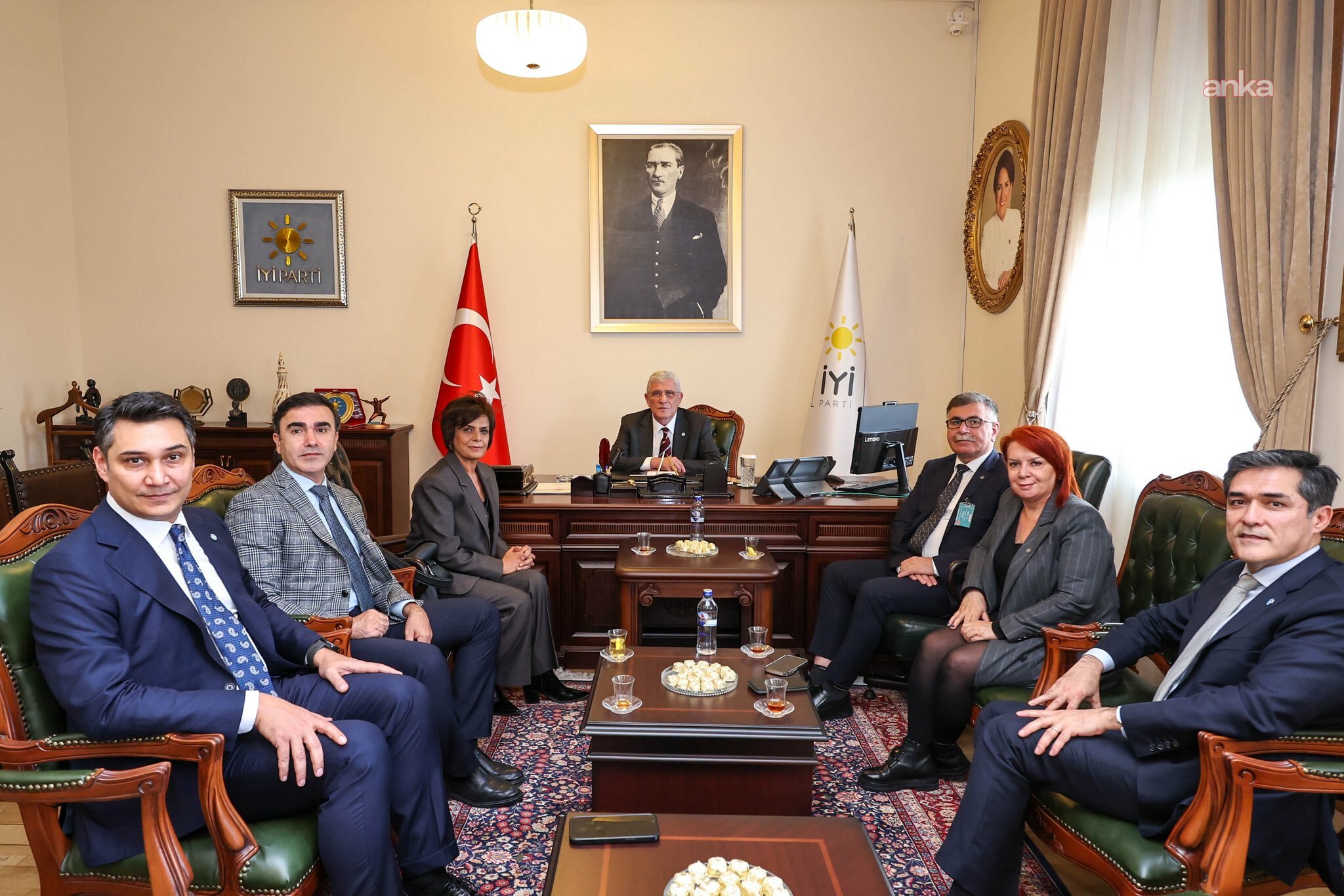 Dervişoğlu, EYT Emekliler Federasyonu ve Kamu Emekçileri Sendikaları Konfederasyonu temsilcileriyle bir araya geldi