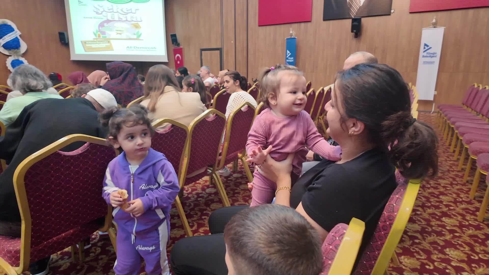 Yüreğir Belediyesi’nden ara tatilde çocuklara tiyatro sürprizi