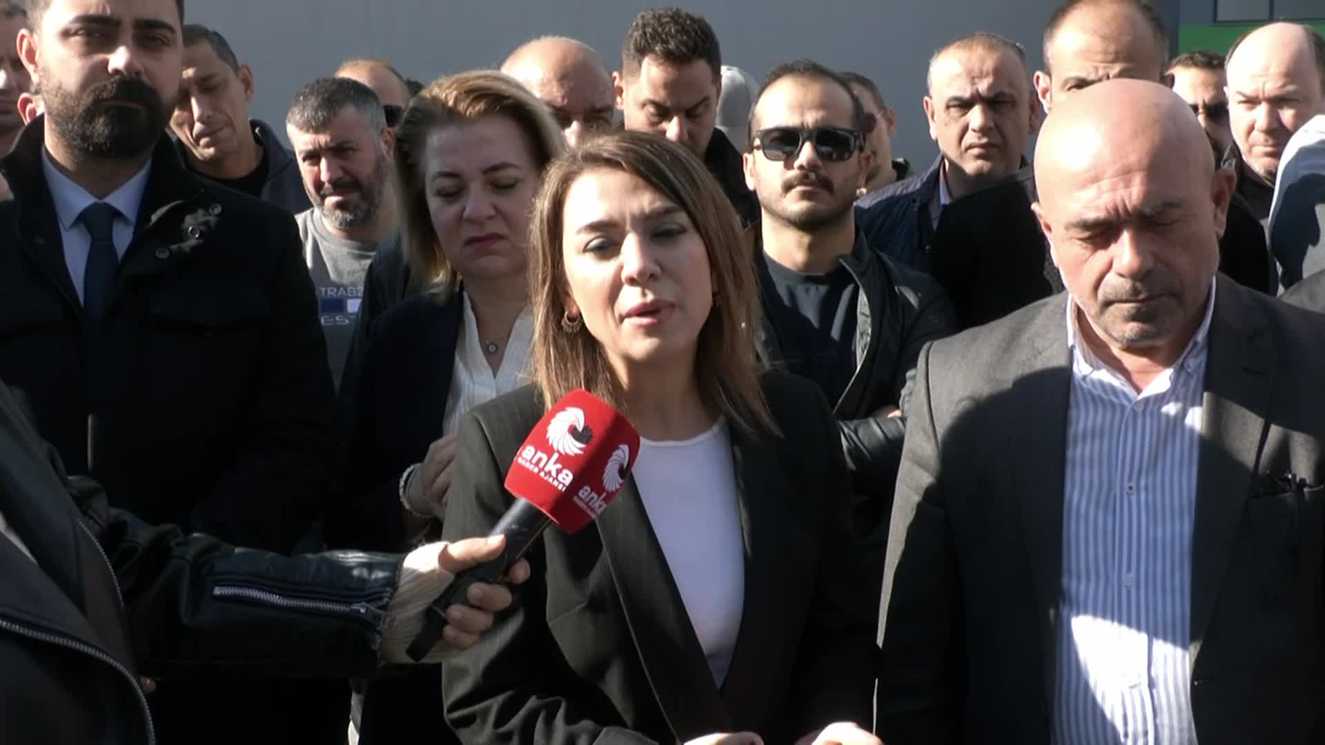 Gamze Taşcıer, grevdeki GÜBRETAŞ işçilerini ziyaret etti... “İşçiler hakkı olanı alana kadar mücadelelerinde onların omuz başında olacağız”