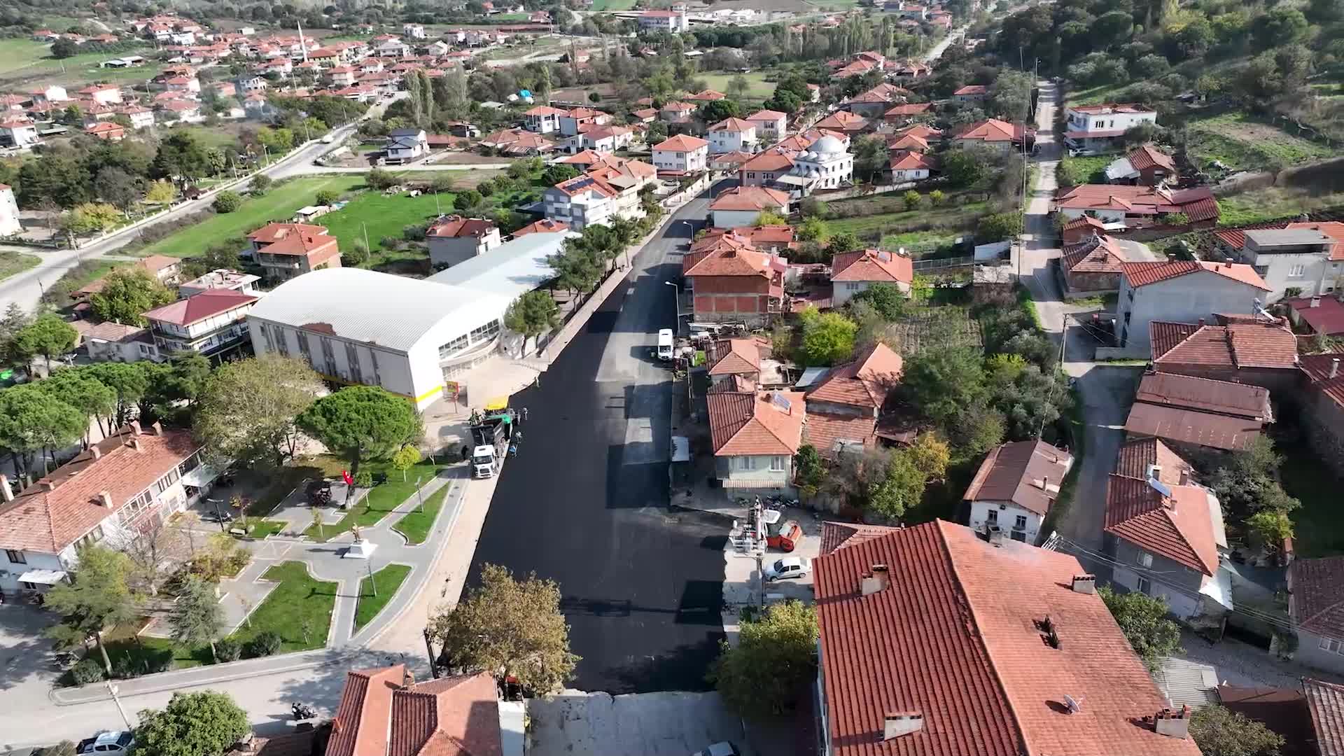 Balıkesir Büyükşehir Belediyesi, Sarıbeyler Mahallesi yolunu yeniledi