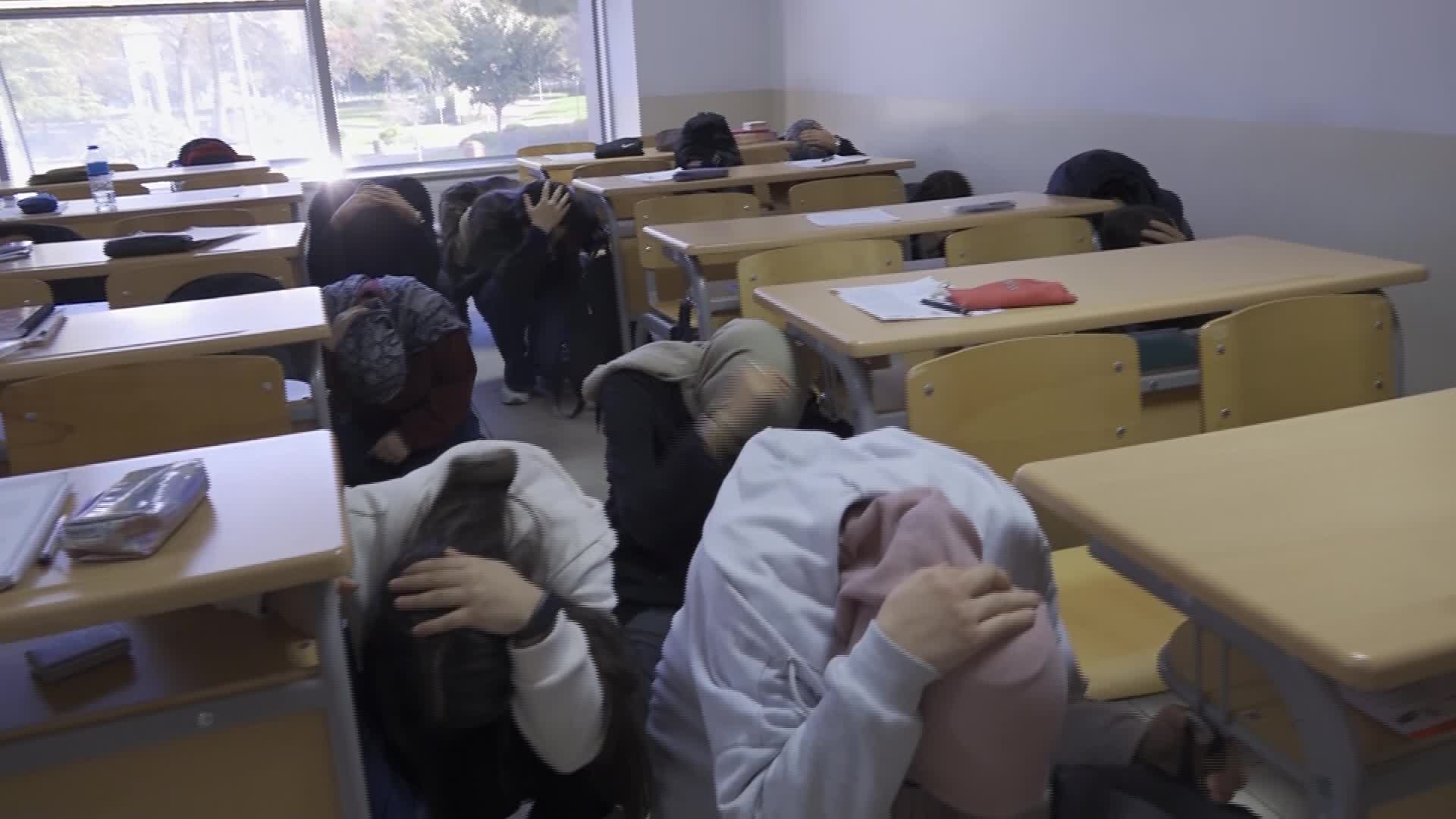Bursa Büyükşehir Belediyesi’nden YKS Hazırlık Merkezi’nde deprem ve tahliye tatbikatı