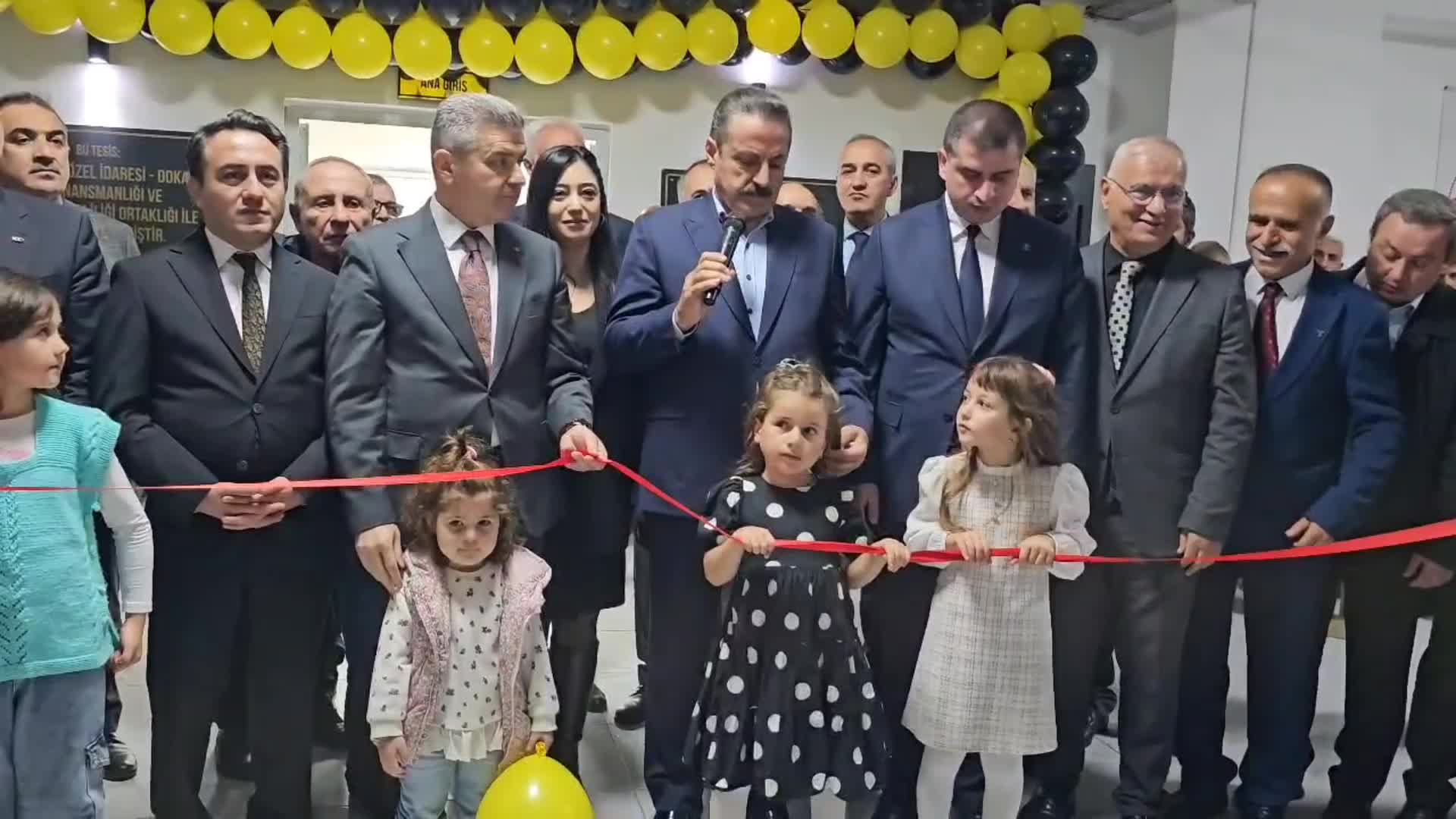 AK Partili Faruk Çelik: Artvin, enerji şehri olduğu kadar artık bal şehri de olacak