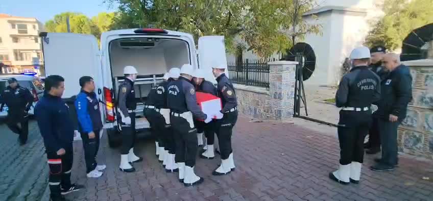 Emekli 1. Sınıf Emniyet Müdürü Vehbi Yıldız, Muğla’da gözyaşlarıyla uğurlandı