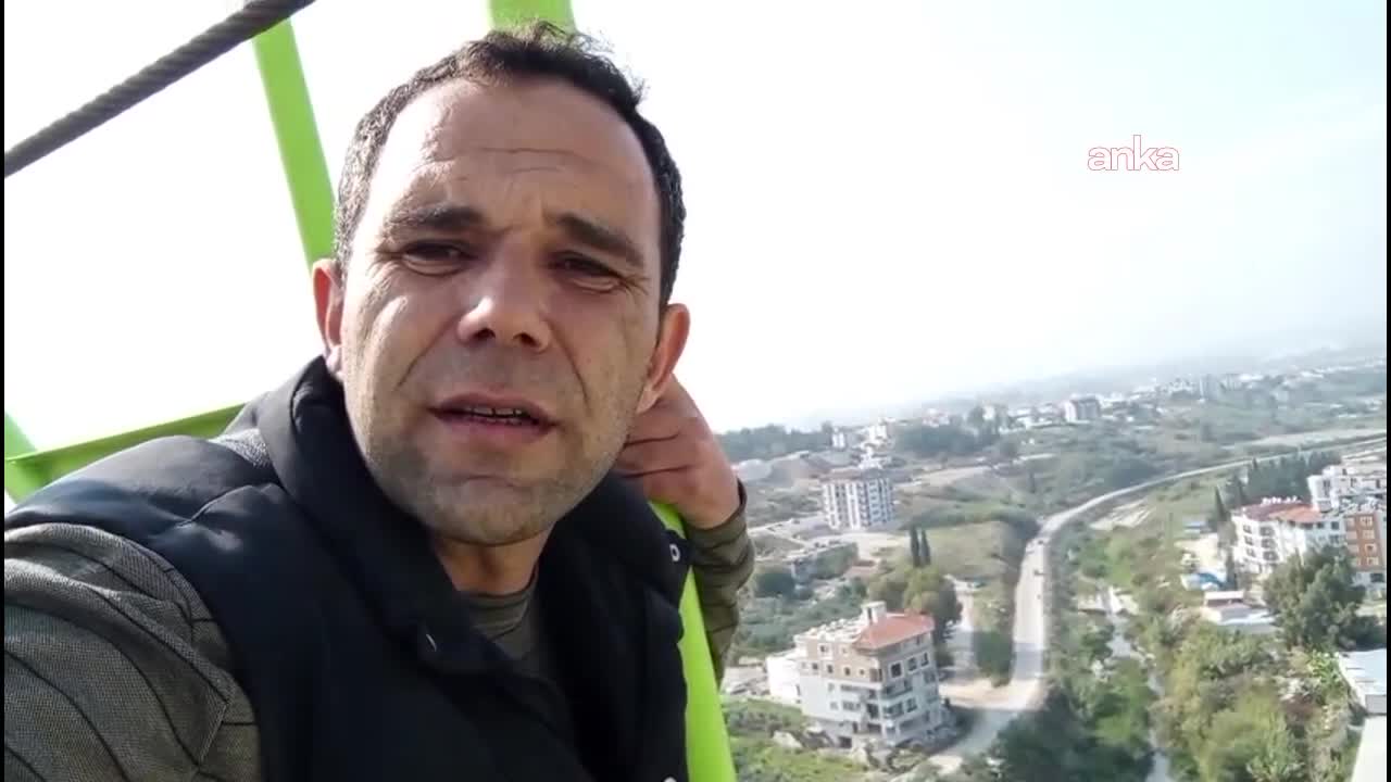 Hatay'da maaşını alamayan iki işçi kule vince çıktı: Aylardır bizi oyalıyorlar, paramızı vermediler