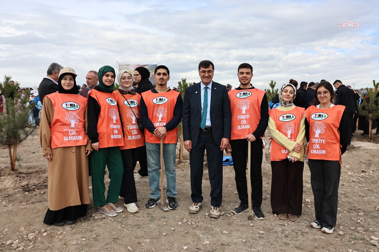 Kütahya Belediye Başkanı Kahveci, fidan dikim etkinliğine katıldı