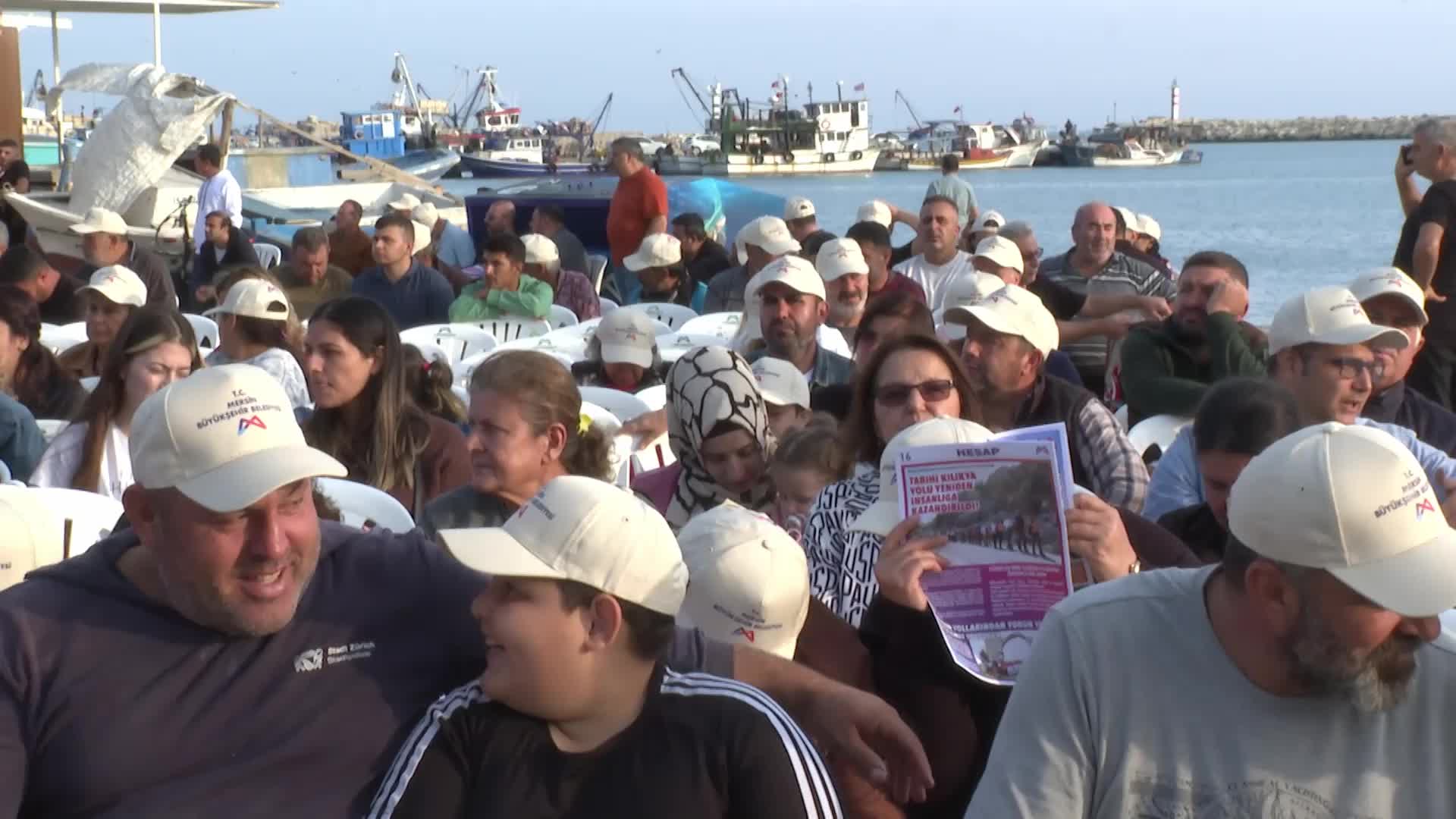 Mersin Büyükşehir Belediye Başkanı Seçer, ‘Küçük Ölçekli Balıkçılara Malzeme Dağıtım Töreni’ne katıldı