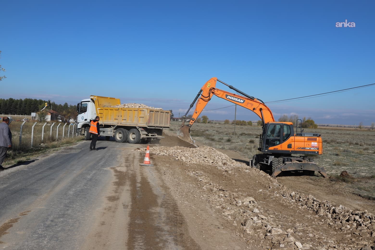 Eskişehir Büyükşehir Belediyesi'nden Çifteler'e 30 kilometrelik yol çalışması