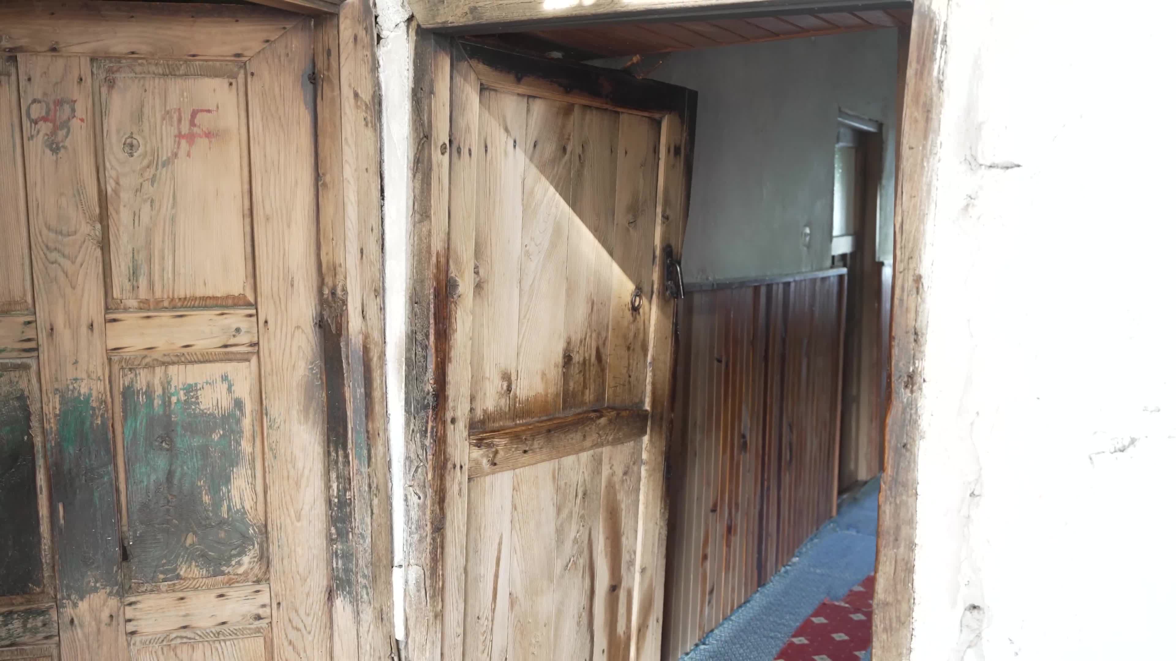 Alanya Belediyesi ve hayırseverlerden ihtiyaç sahibi aileye konteyner ev desteği