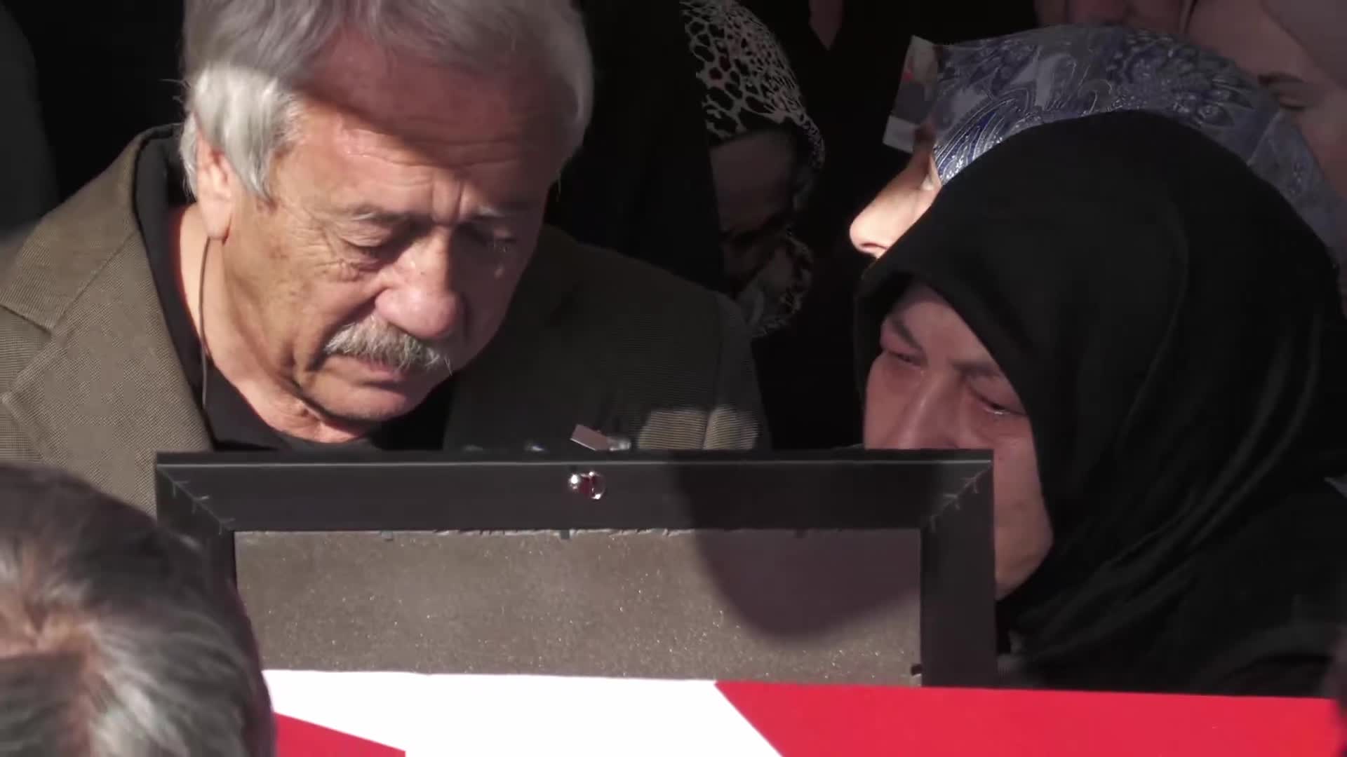 Şehit Hava Uzman Çavuş Emre Sayın, Balıkesir’de son yolculuğuna uğurlandı