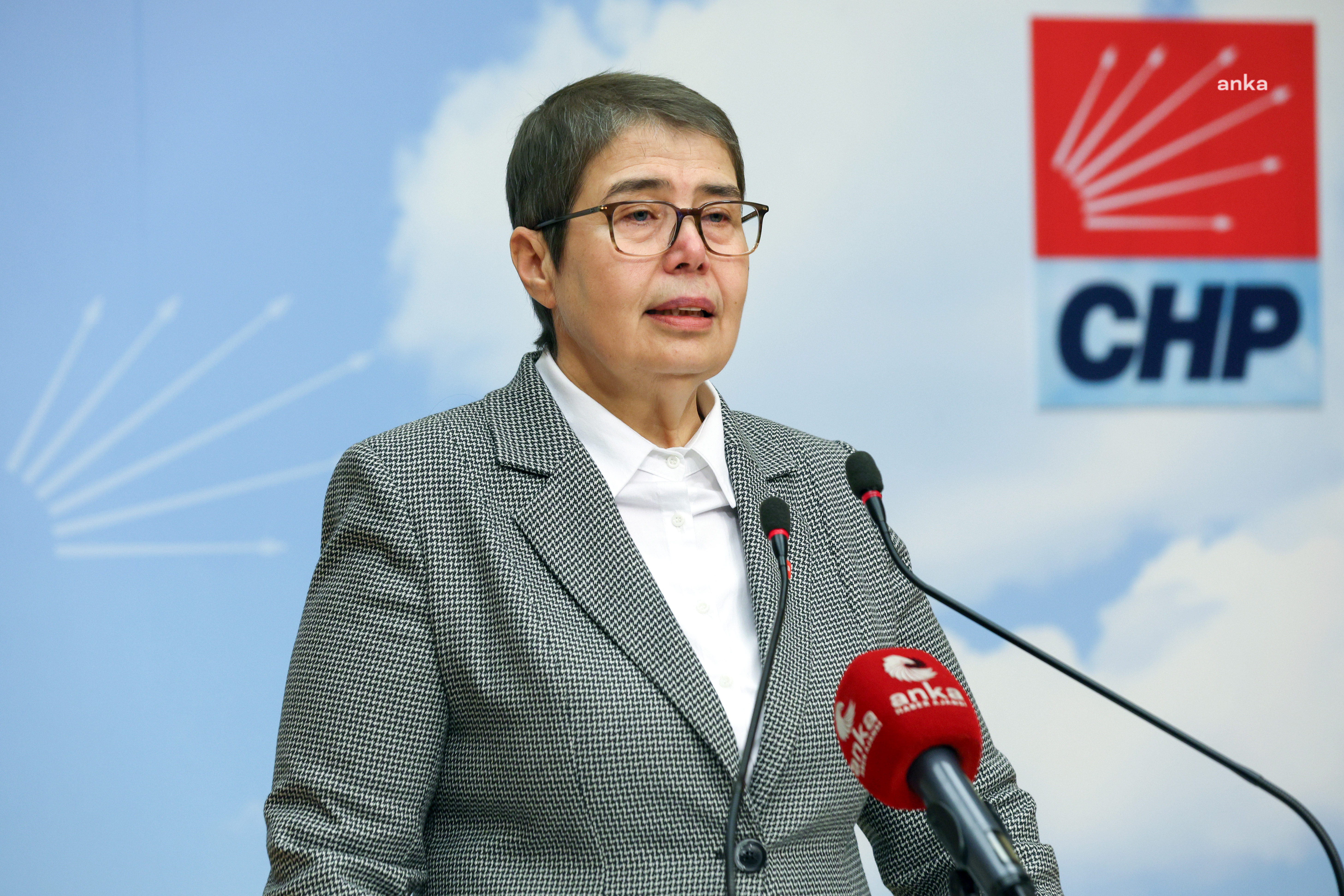 CHP’li Şahbaz’dan diyabet ve obezite açıklaması: “ İnsanları sıraya dizip tartmak bir sağlık stratejisi değil, siyasal sorumluluktan kaçıştır”