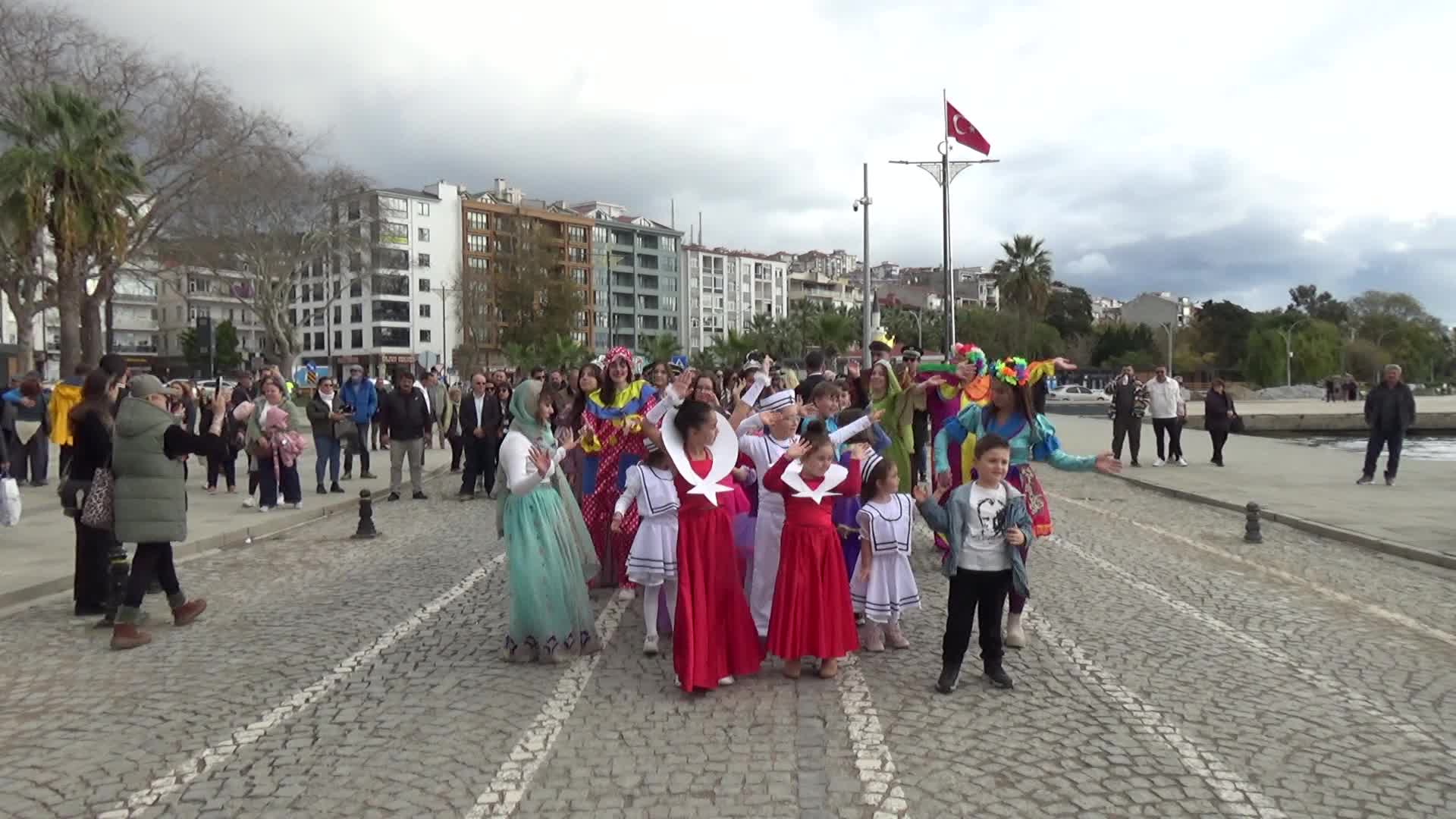 Sinop’ta Lakerda Festivali kortej yürüyüşüyle başladı