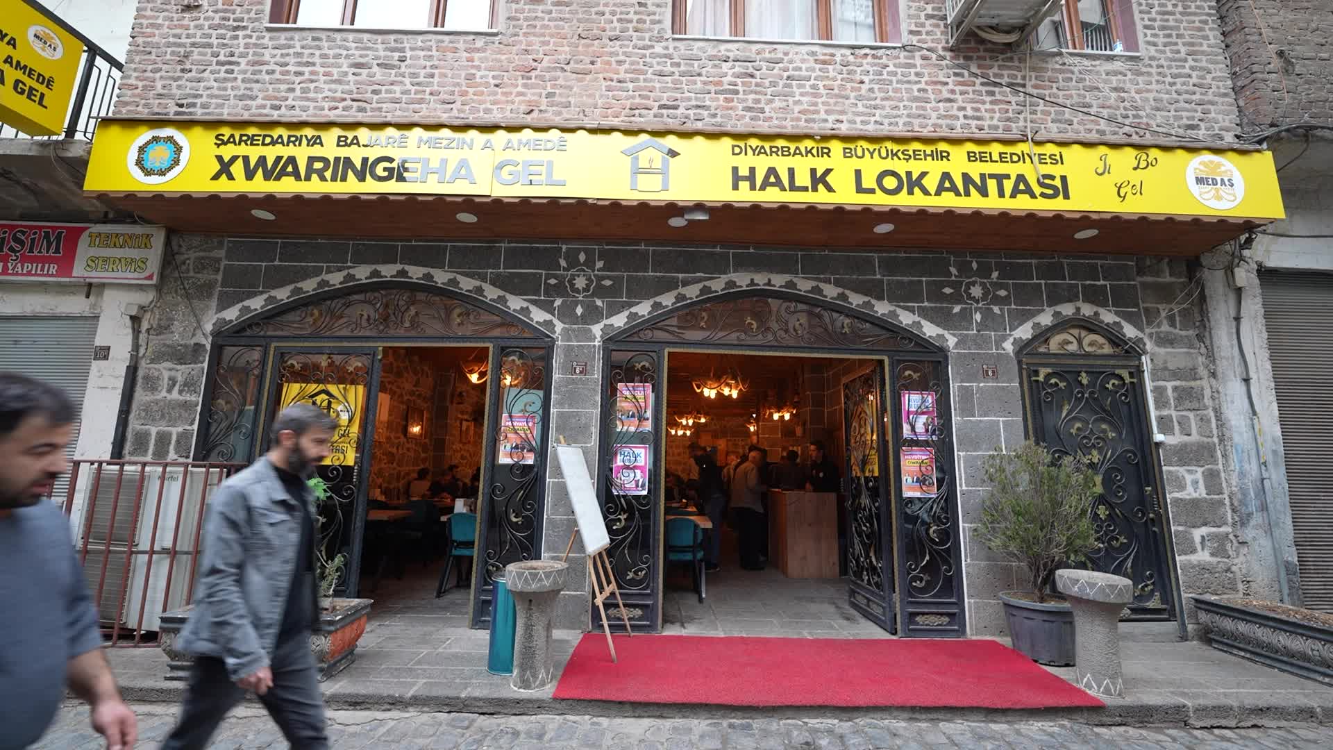 Bakırhan ve Hatimoğulları öğle yemeğini Halk Lokantası’nda yedi