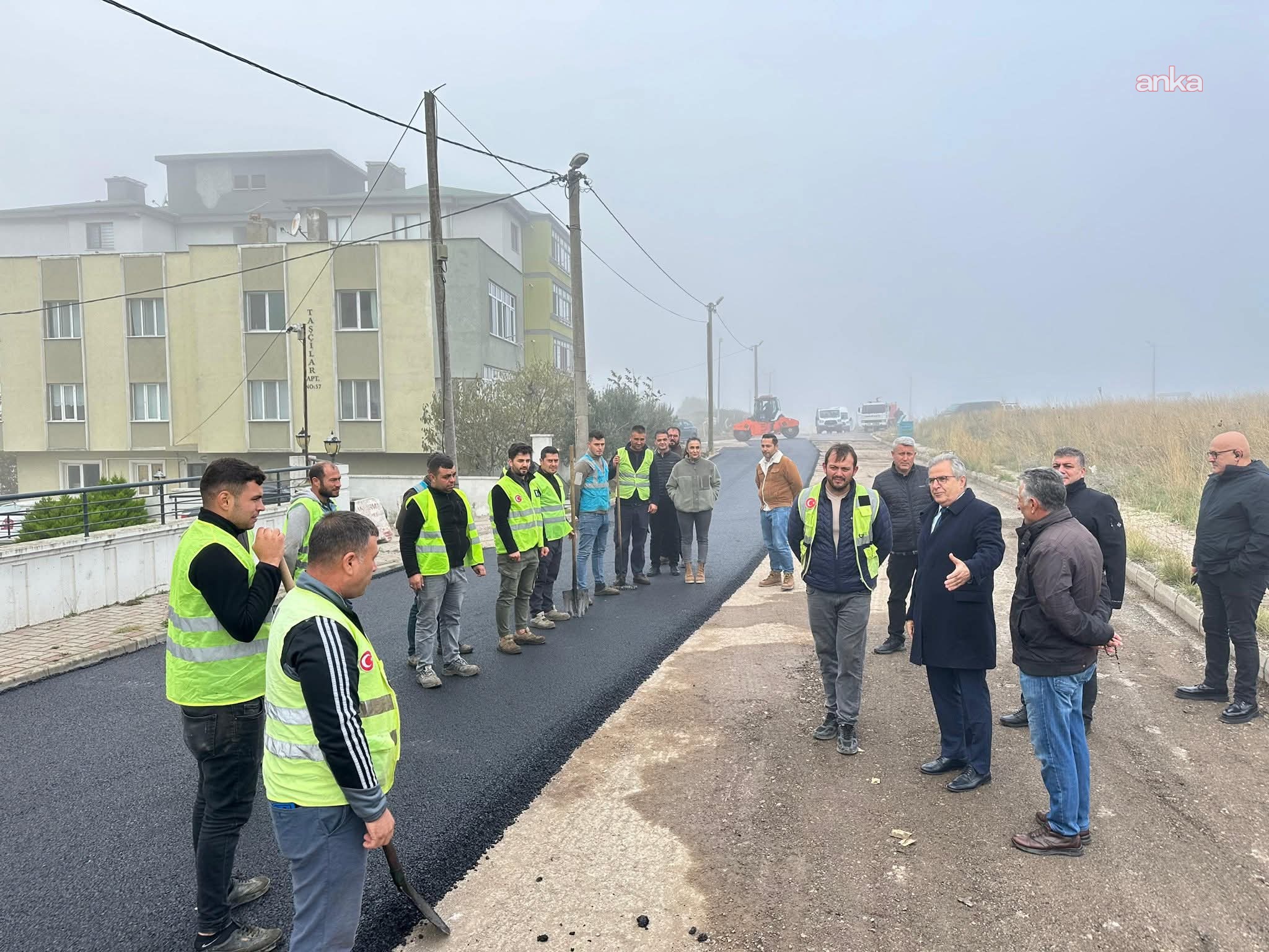 Bandırma’da, asfalt ve yeşil alan çalışmaları hızlandı