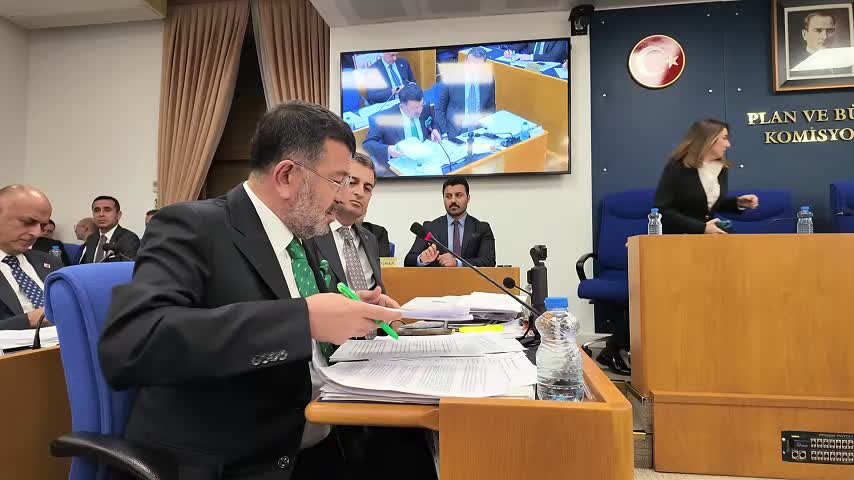 2026 bütçesi Plan ve Bütçe Komisyonu'nda... CHP'li Ağbaba ve AK Partili vekiller arasında "FETÖ" tartışması
