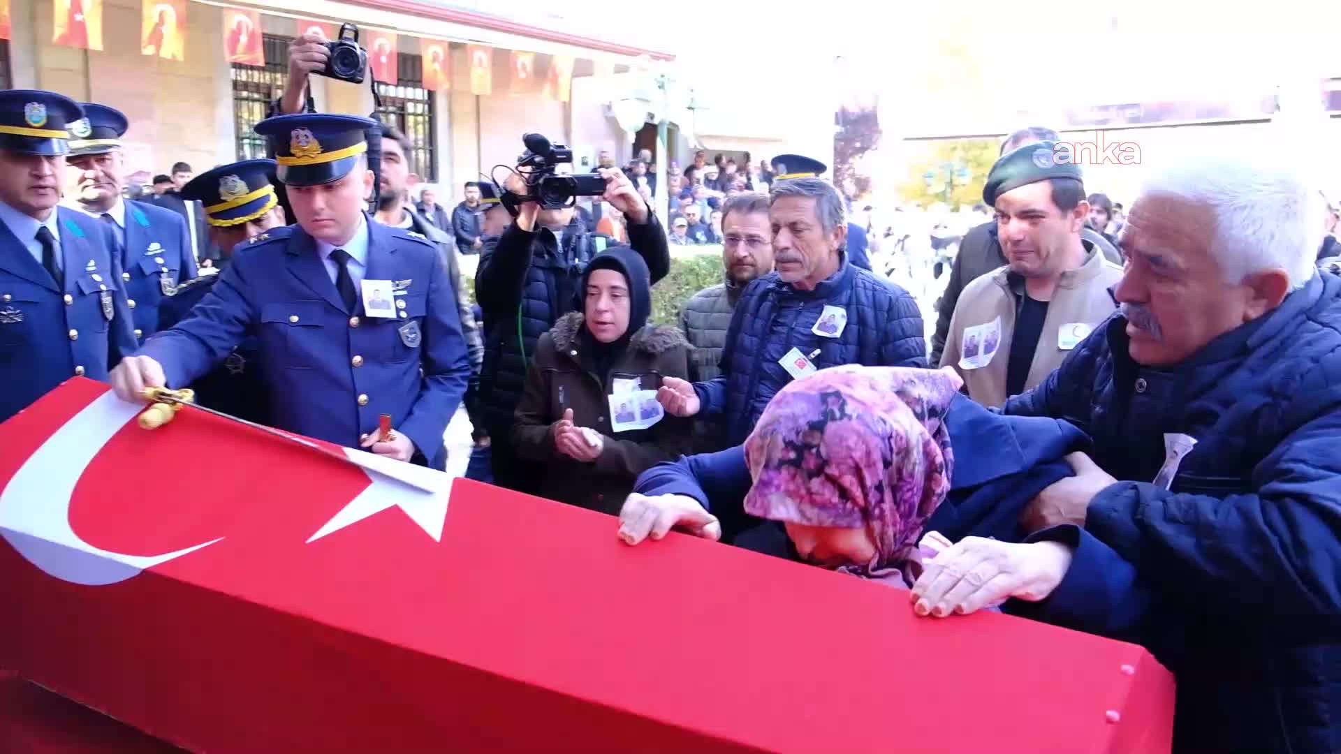 Şehit Emre Mercan Eskişehir’de son yolculuğuna uğurlandı