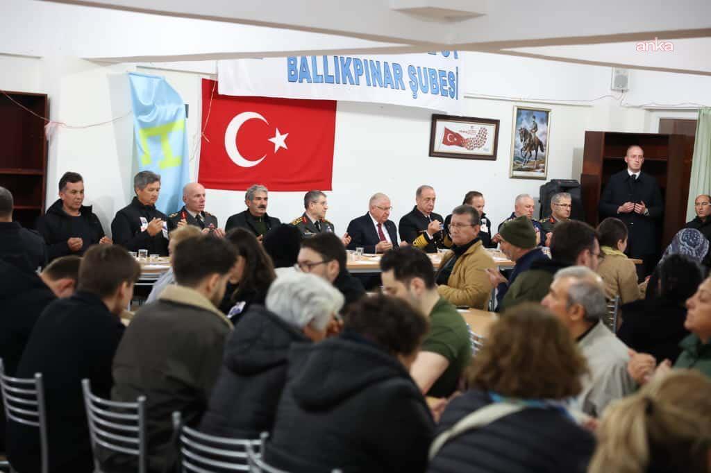 Bakan Güler, şehit Hava Pilot Üsteğmen Kandemir'in evine taziye ziyaretinde bulundu