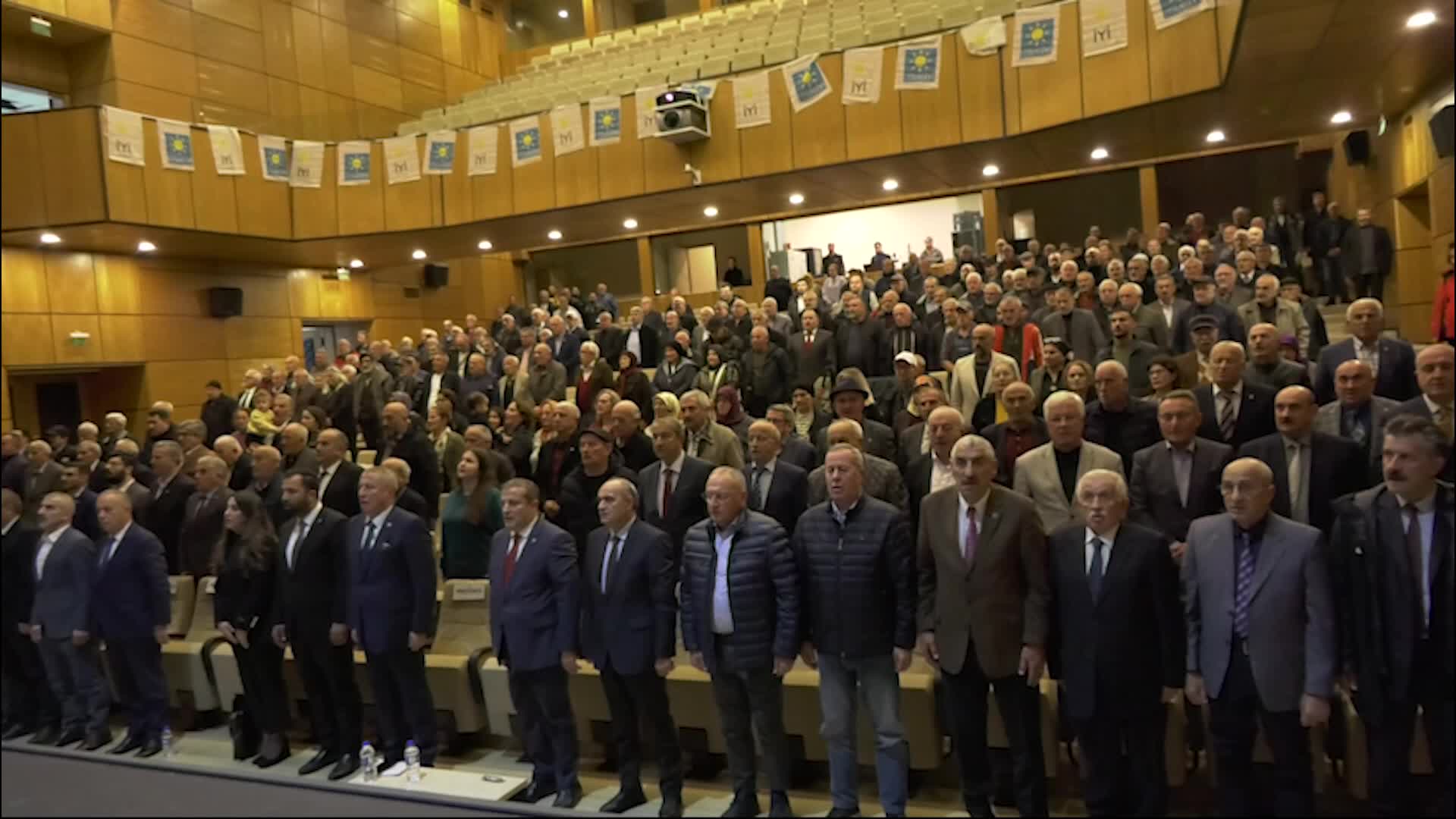 İYİ Parti Rize Olağan İl Kongresi... Hakan Şeref Olgun: "Bu ülkede hukuk ayaklar altına alındı"