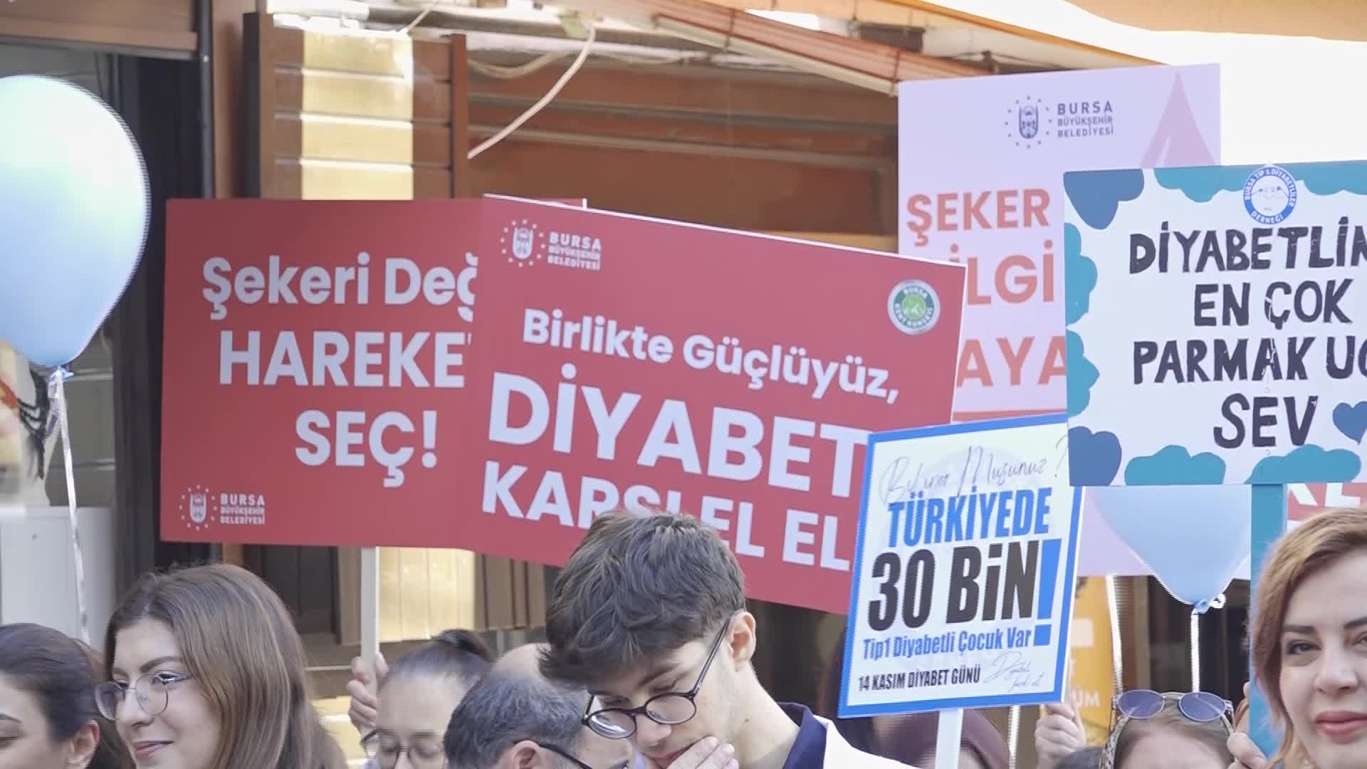 Bursa'da vatandaşlar, diyabete karşı dikkat çekmek için yürüdü