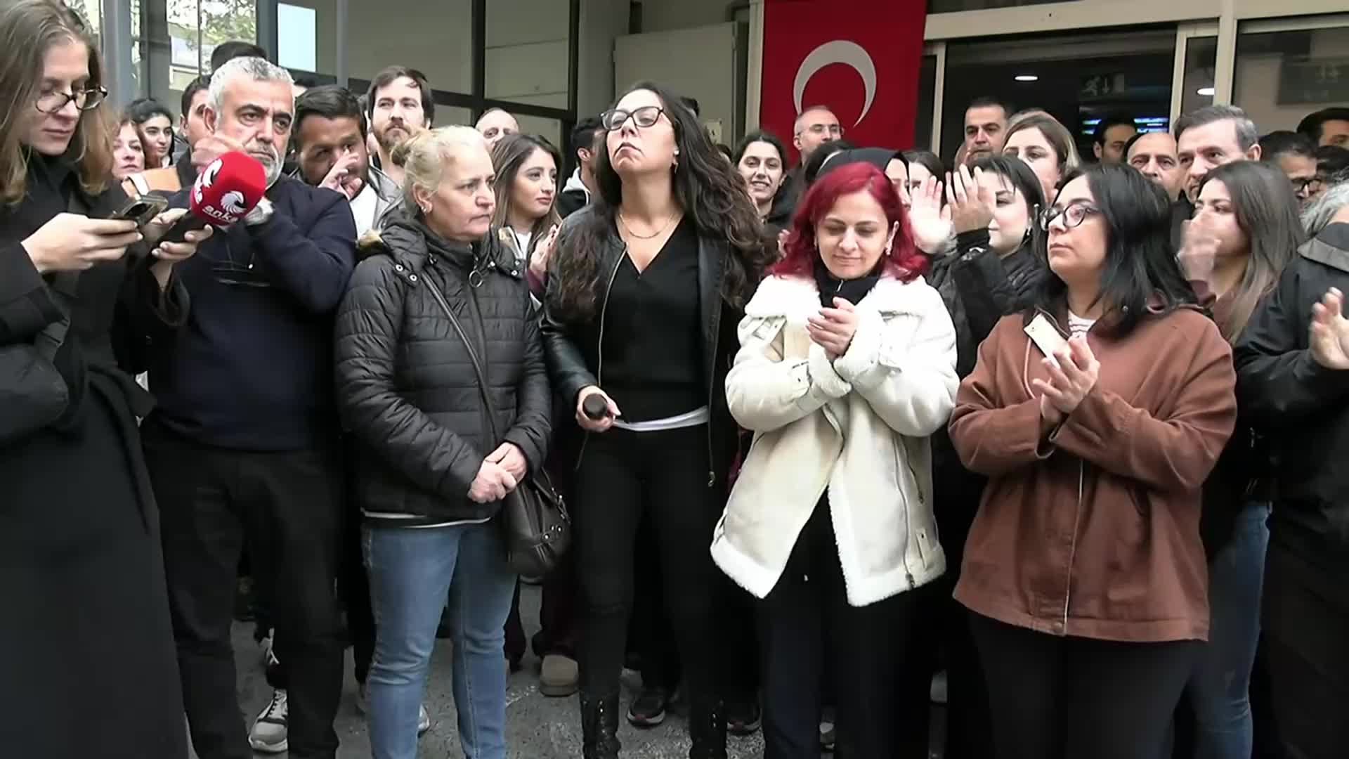 TİP Sözcüsü Kadıgil, Özel Okmeydanı Hastanesi önünde: "180 sağlık çalışanı, deprem bahanesiyle ücretsiz izne zorlanıyor"
