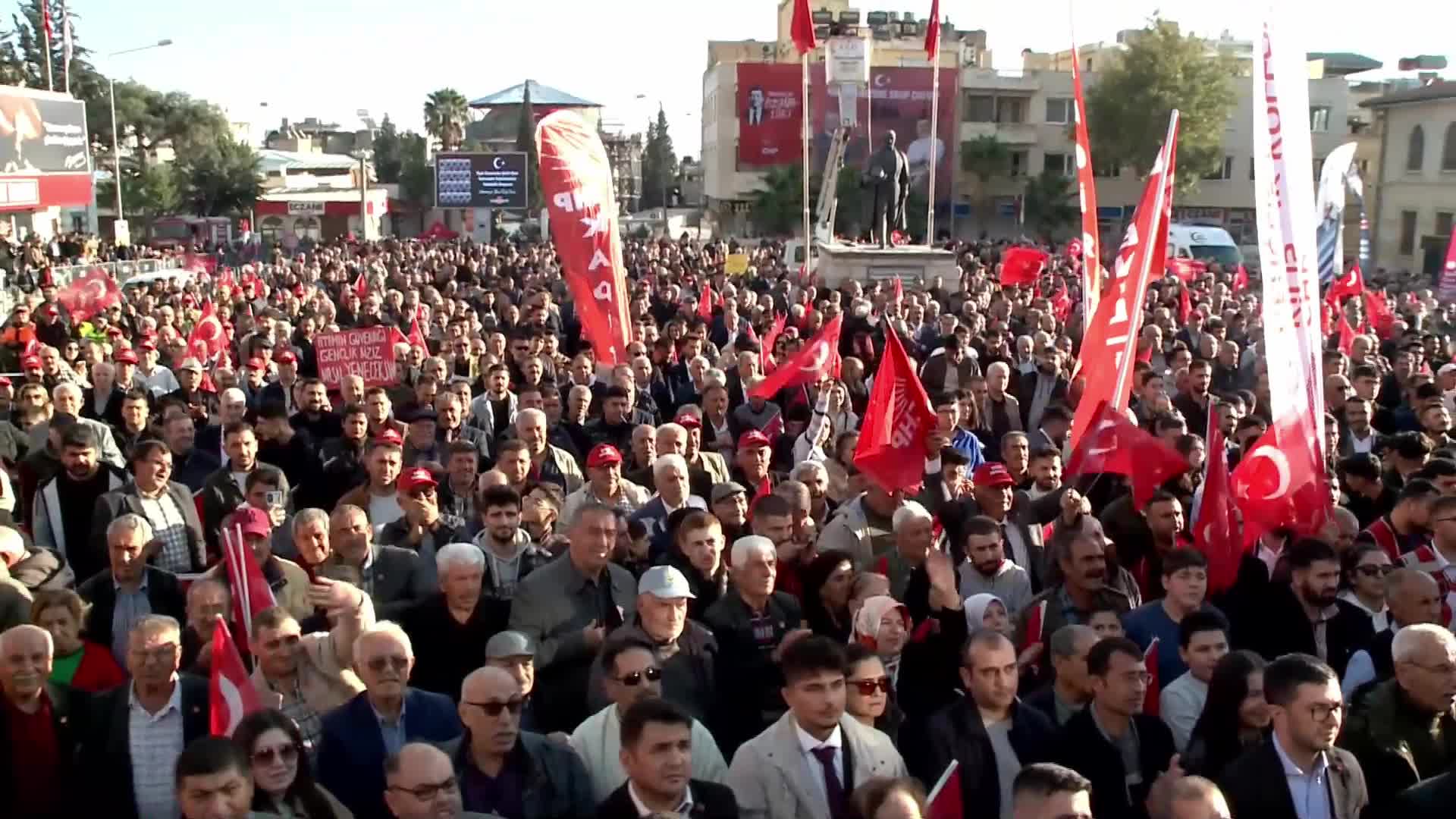 CHP'nin Kilis'te "Millet İradesine Sahip Çıkıyor" mitingi... Kilis Belediye Başkanı Hakan Bilecen: "Bu şehir artık sahipsiz değil"