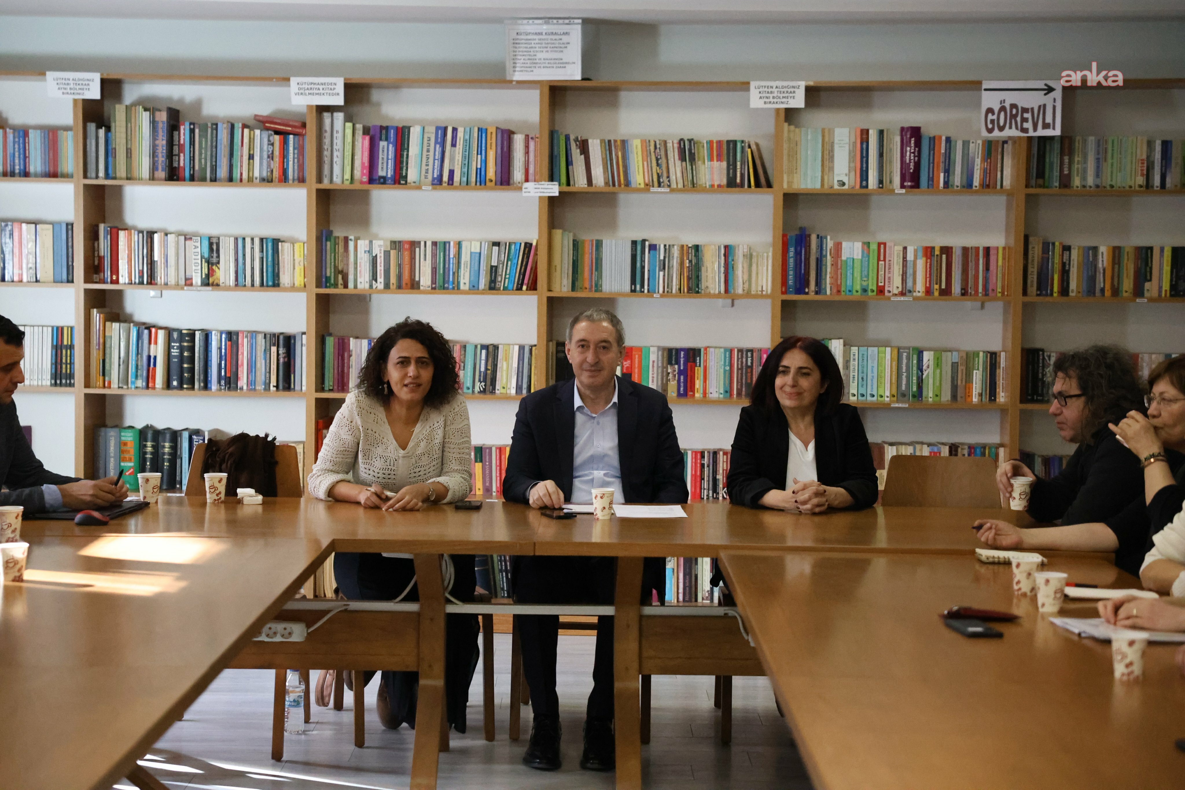 DEM Parti Eş Genel Başkanı Bakırhan, Barış Akademisyenleri ile bir araya geldi
