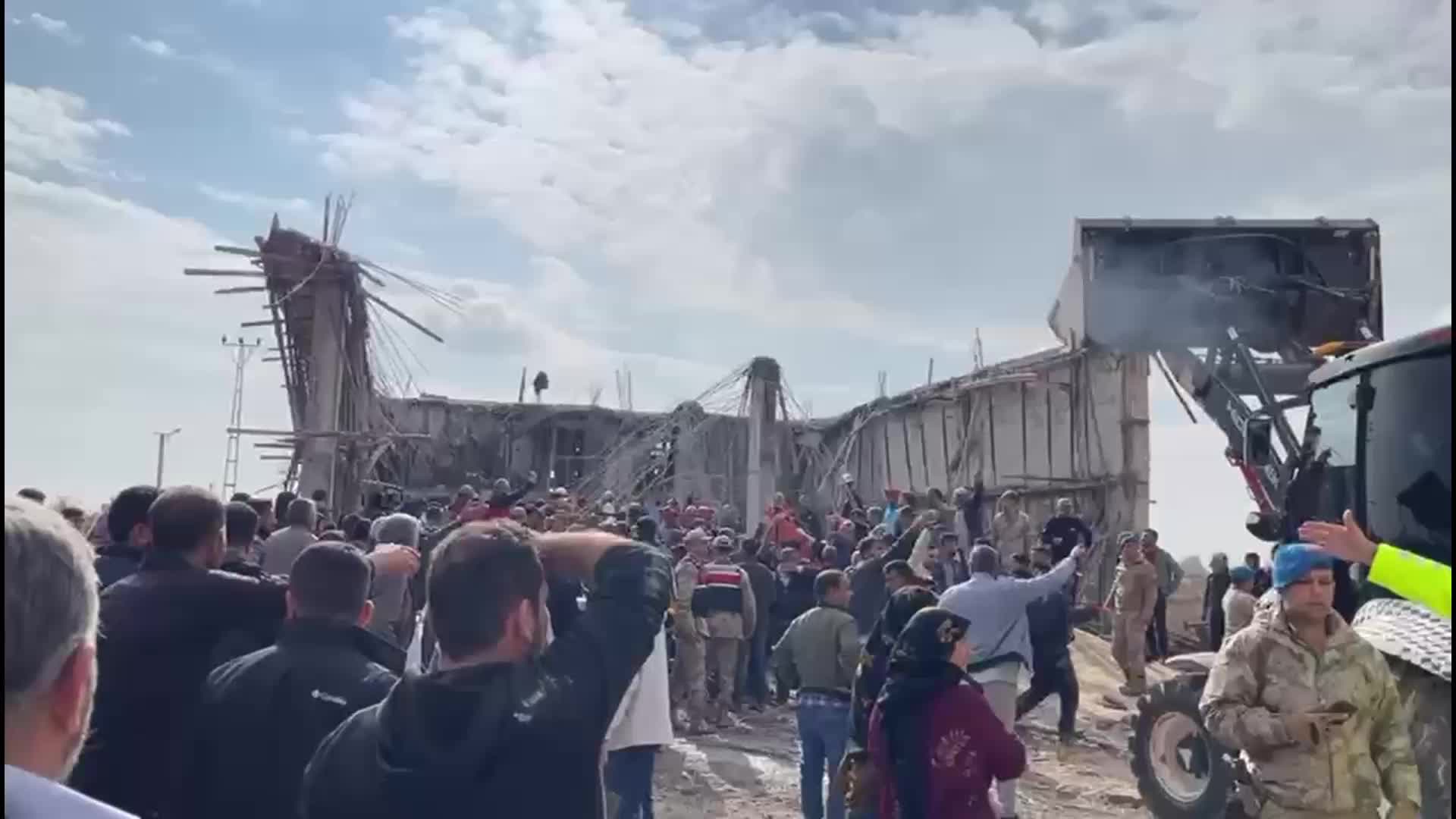 Şanlıurfa'da iki çocuk işçinin inşaat çökmesi sonucu hayatını kaybetmesi... Şanlıurfa Barosu: "Bu olay ilgili kamu kurumlarının denetim görevlerini etkin bir şekilde yerine getirmediğini bir kez daha gösterdi"